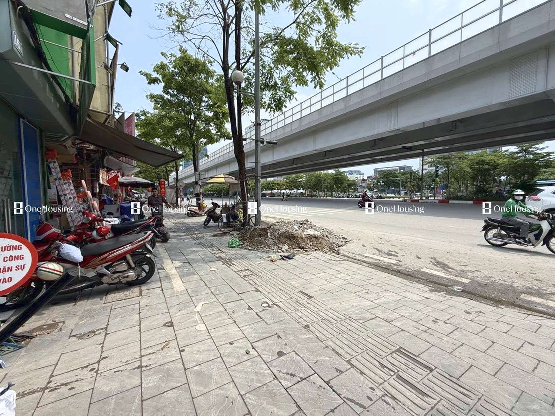 Nhà mặt ngõ cách Phạm Văn Đồng 10m, P. Mai Dịch, Q. Cầu Giấy, TP. Hà Nội
