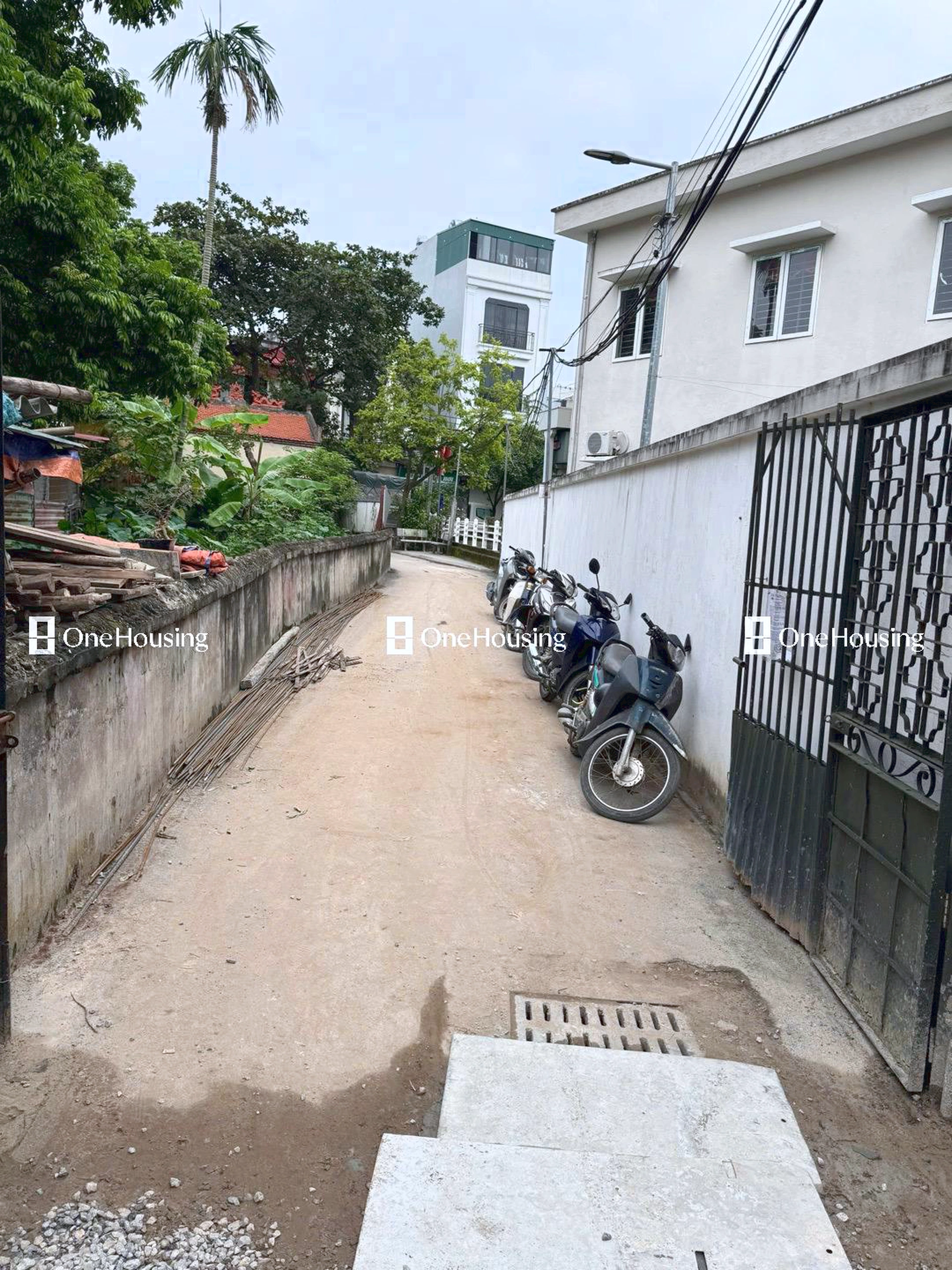 Nhà mặt ngõ cách Nguyễn Văn Linh 150m, P. Thạch Bàn, Q. Long Biên, TP. Hà Nội