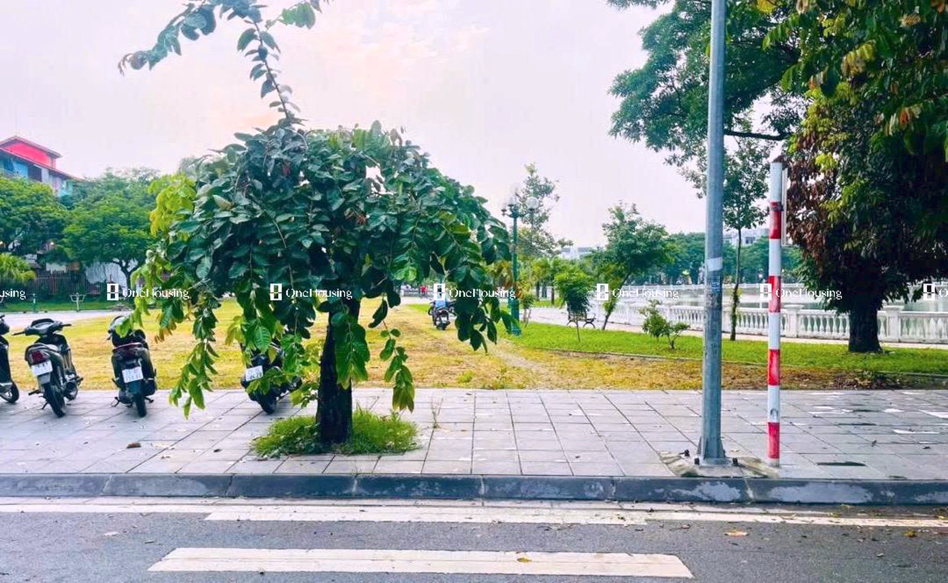 Đất nền cách Huỳnh Tấn Phát 100m, P. Thạch Bàn, Q. Long Biên, TP. Hà Nội