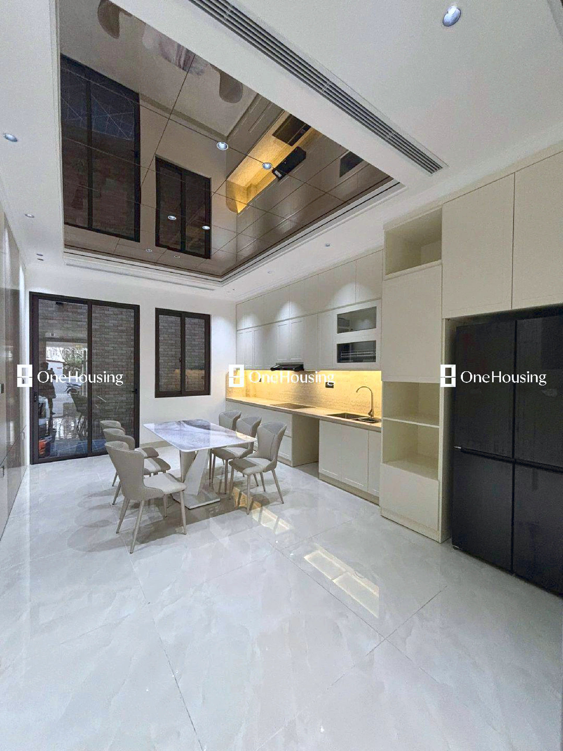 Nhà mặt ngõ cách Ái Mộ 80m, P. Bồ Đề, Q. Long Biên, TP. Hà Nội