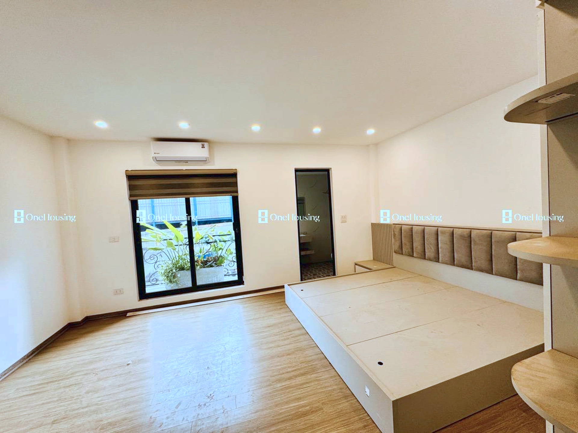 Nhà mặt ngõ cách Nguyễn Văn Linh 200m, P. Thạch Bàn, Q. Long Biên, TP. Hà Nội