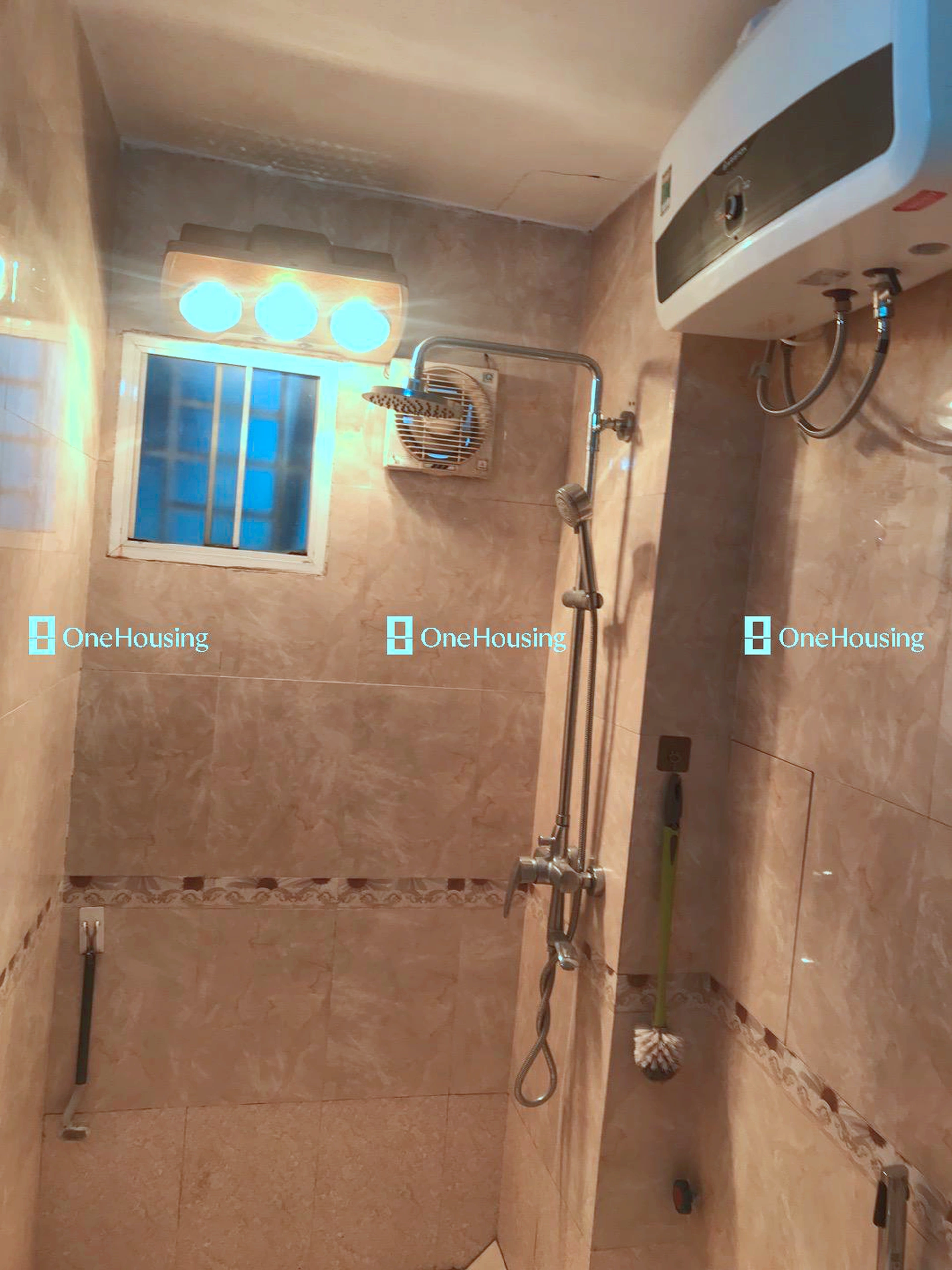 Nhà mặt ngõ cách Ngô Gia Tự 30m, P. Việt Hưng, Q. Long Biên, TP. Hà Nội