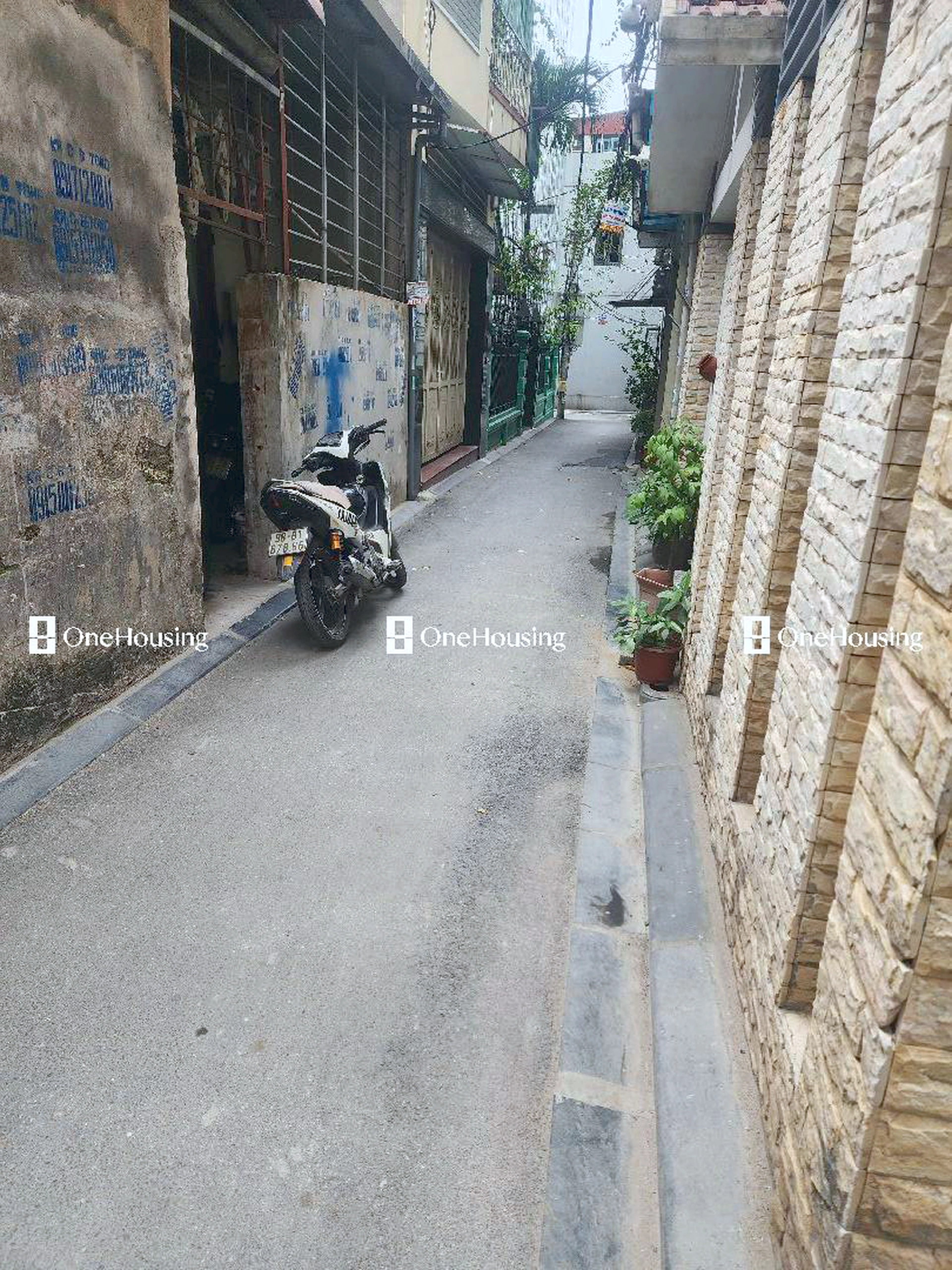 Nhà mặt ngõ cách Nguyễn Văn Cừ 100m, P. Gia Thụy, Q. Long Biên, TP. Hà Nội