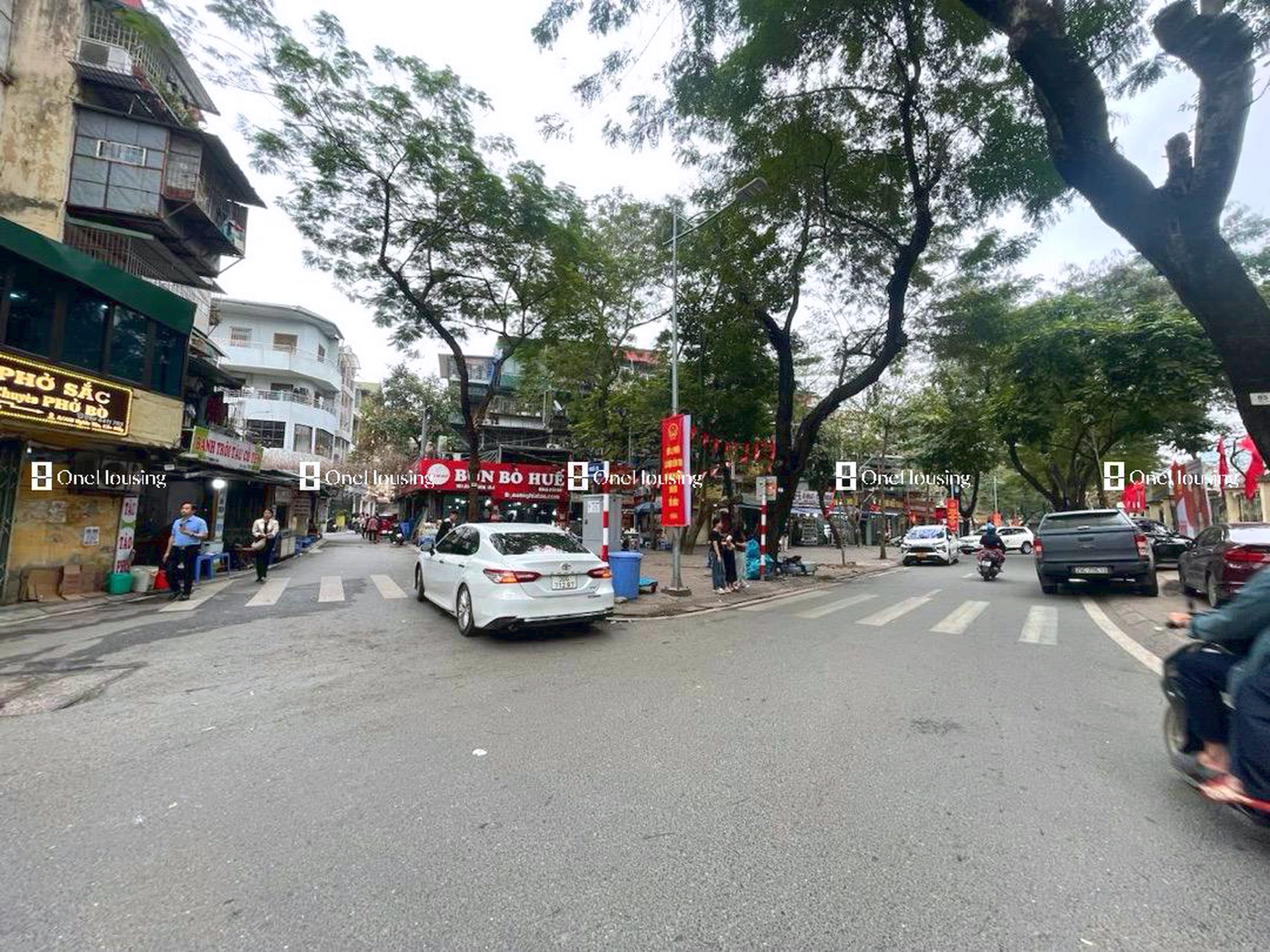 Nhà mặt ngõ cách Hoàng Quốc Việt 30m, P. Nghĩa Đô, Q. Cầu Giấy, TP. Hà Nội