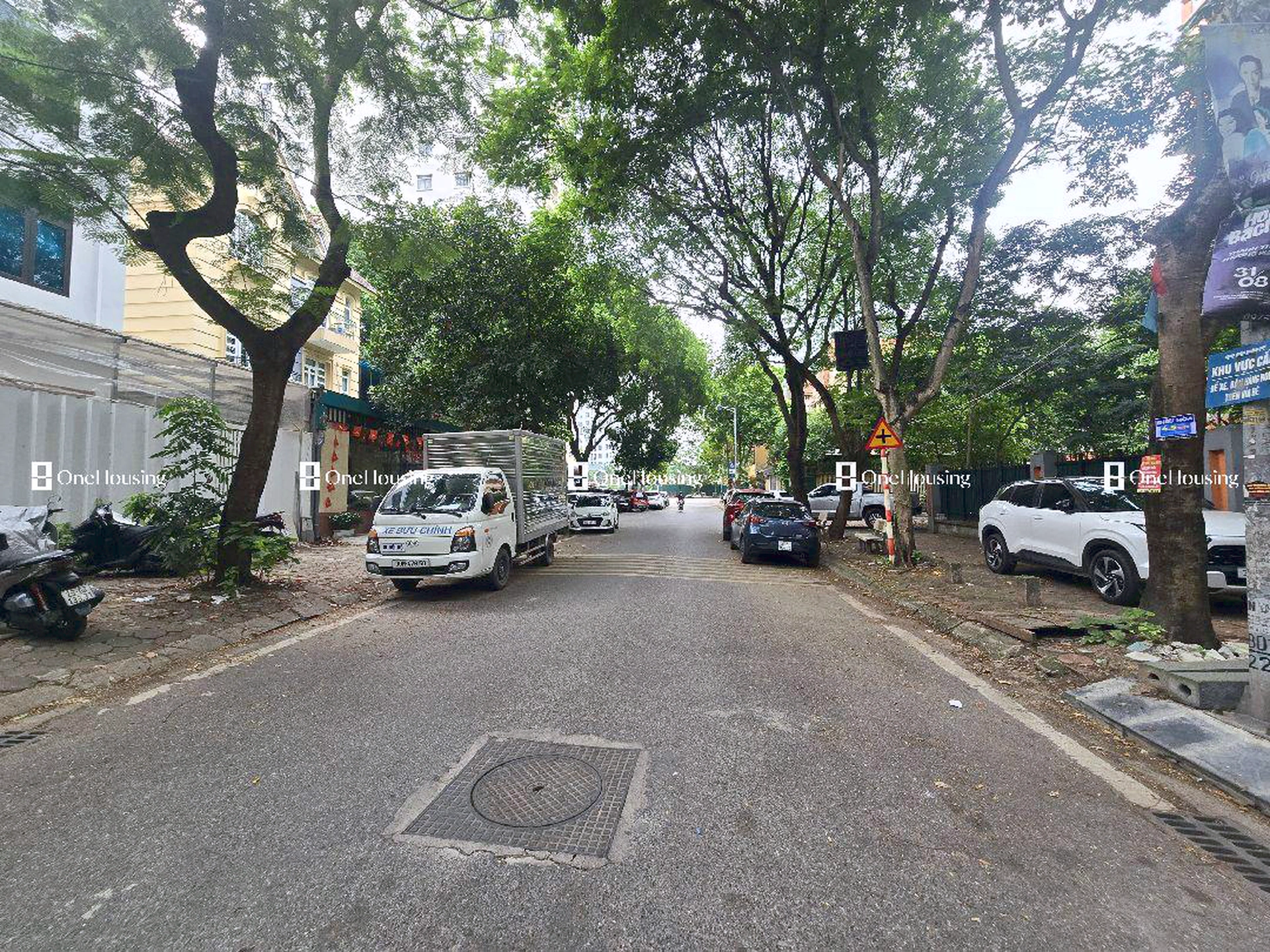 Nhà mặt phố Linh Đàm, P. Định Công, Q. Hoàng Mai, TP. Hà Nội