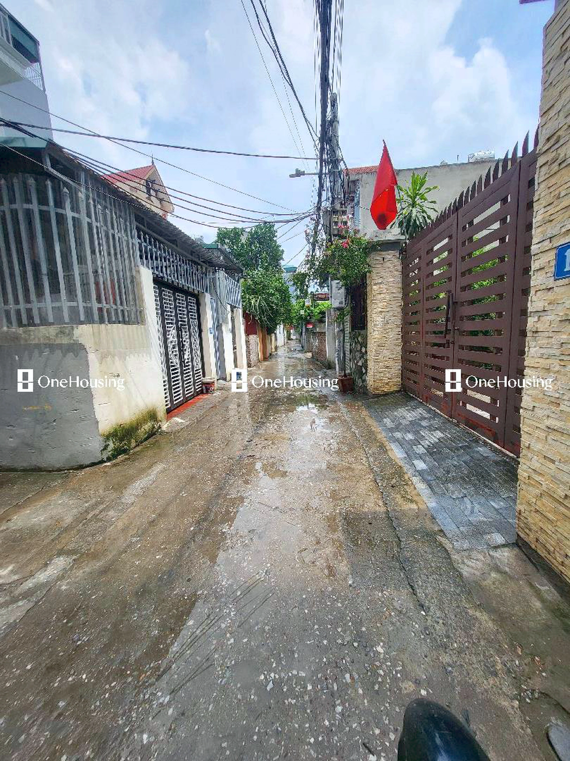 Nhà mặt ngõ cách Nguyễn Văn Linh 80m, P. Thạch Bàn, Q. Long Biên, TP. Hà Nội