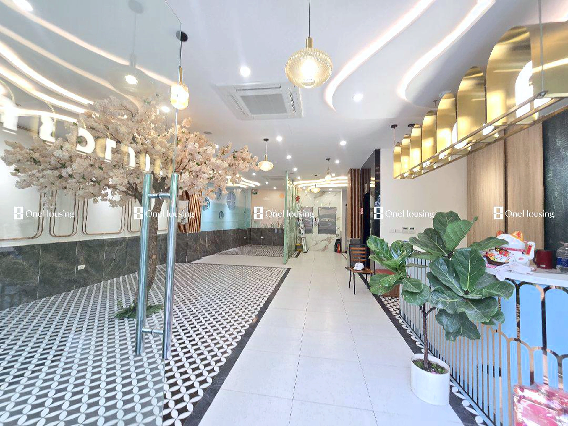 Nhà mặt phố Nguyễn Văn Huyên, P. Quan Hoa, Q. Cầu Giấy, TP. Hà Nội