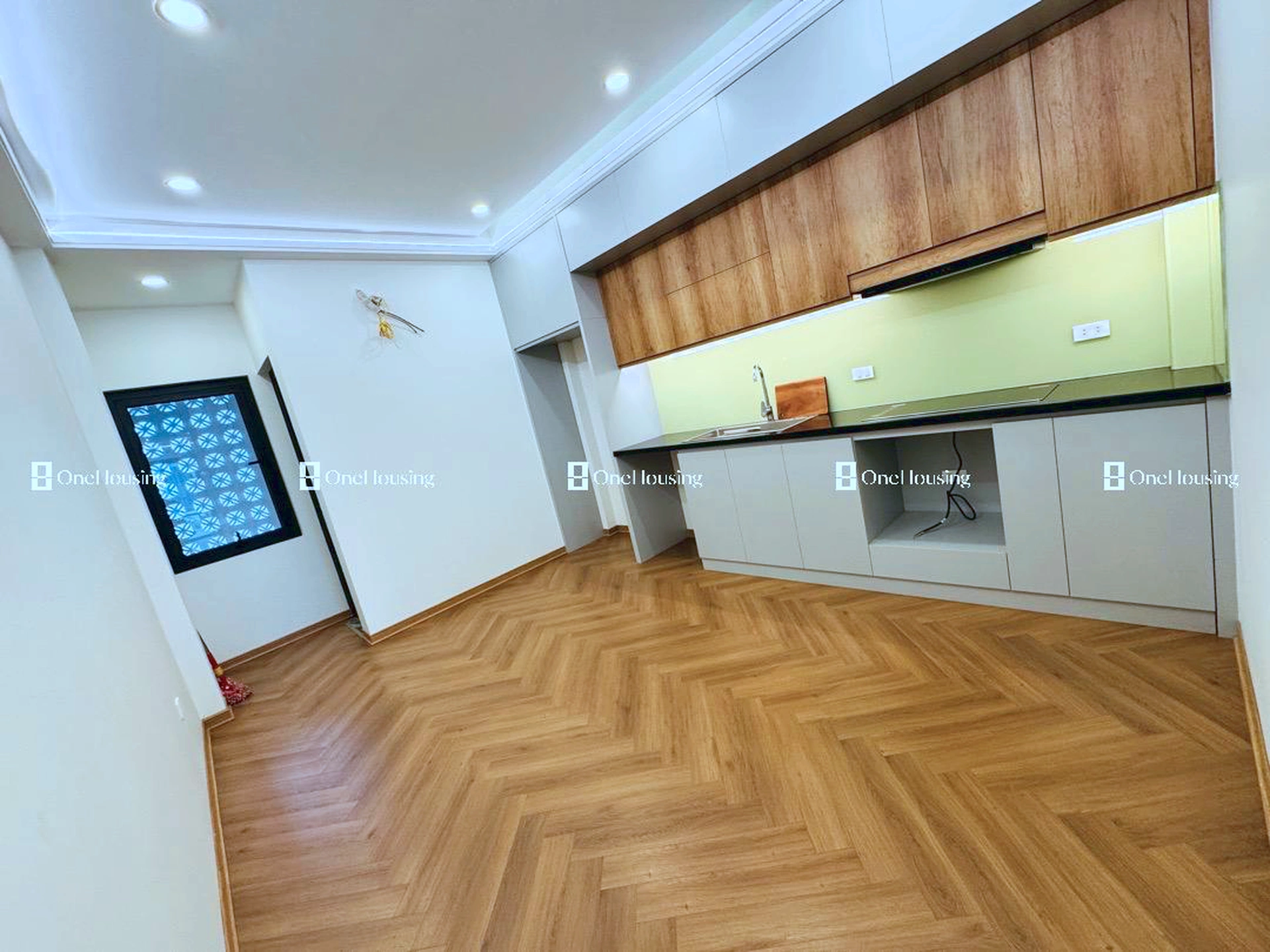 Nhà mặt ngõ cách Nguyễn Văn Linh 82m, P. Thạch Bàn, Q. Long Biên, TP. Hà Nội