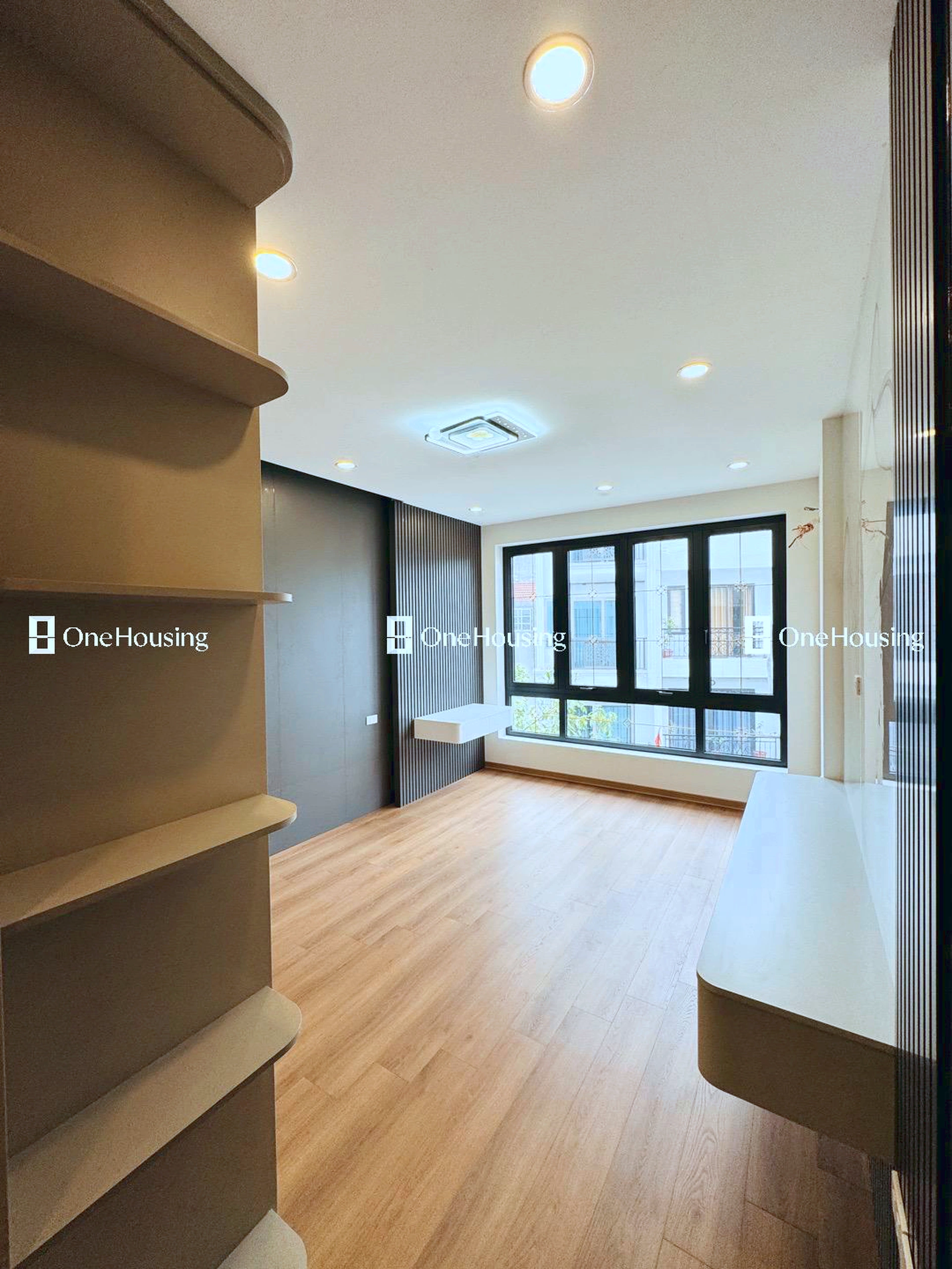 Nhà mặt ngõ cách Nguyễn Văn Linh 82m, P. Thạch Bàn, Q. Long Biên, TP. Hà Nội