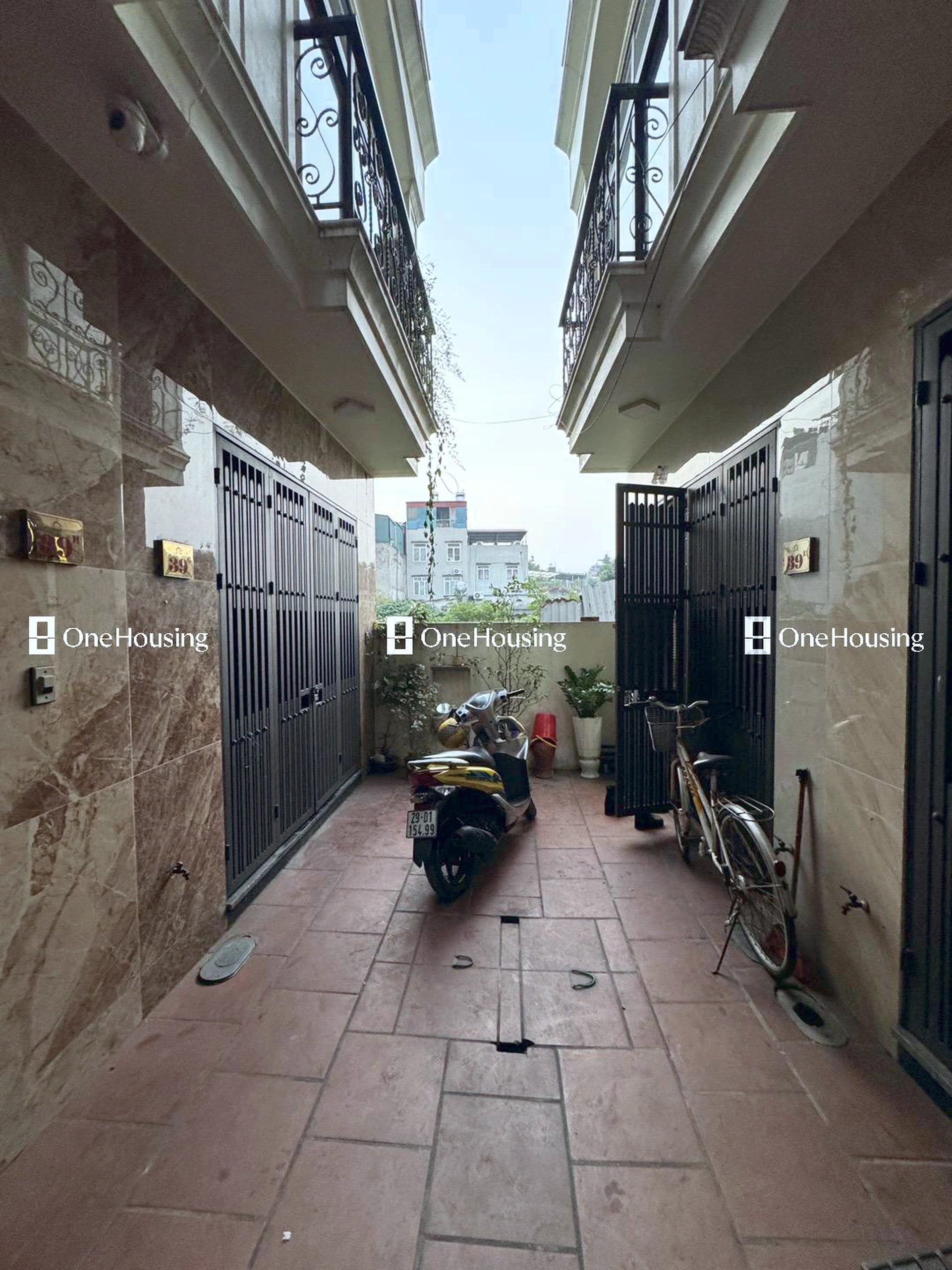 Nhà mặt ngõ cách Nguyễn Văn Cừ 70m, P. Bồ Đề, Q. Long Biên, TP. Hà Nội