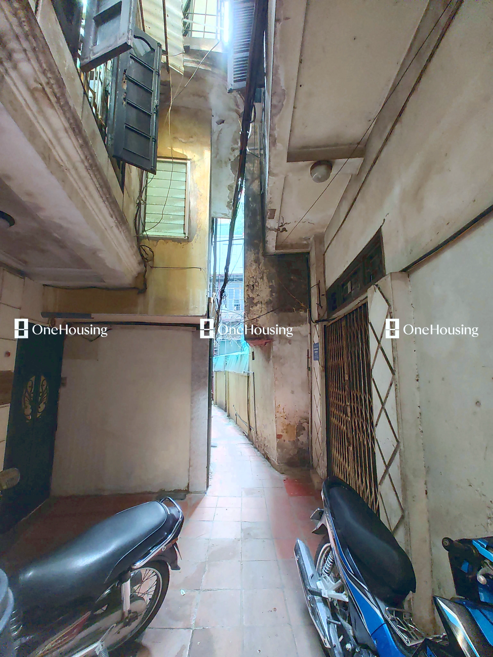 Nhà mặt ngõ cách Hai Bà Trưng 30m, P. Tràng Tiền, Q. Hoàn Kiếm, TP. Hà Nội