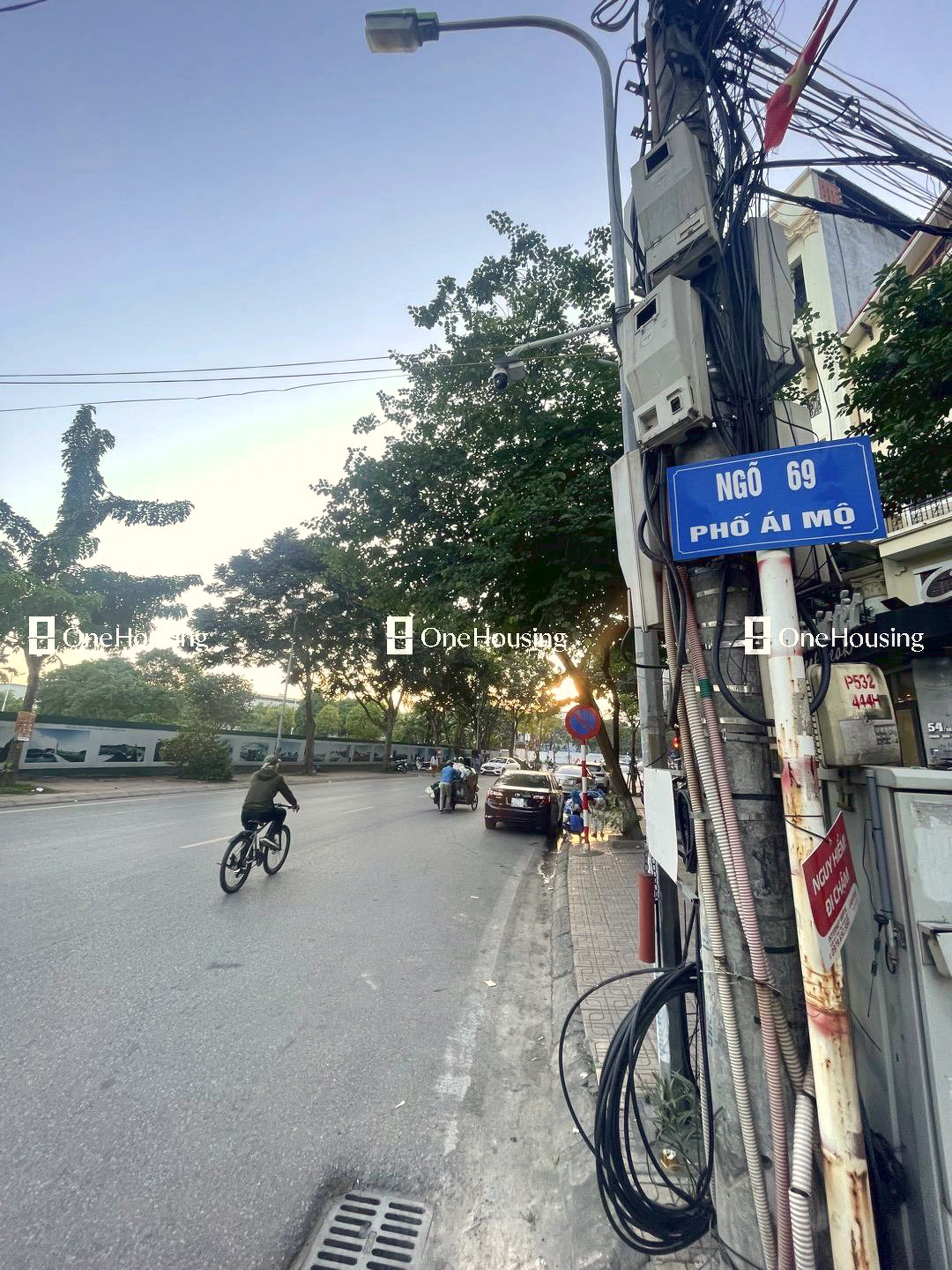 Nhà mặt ngõ cách Ái Mộ 20m, P. Bồ Đề, Q. Long Biên, TP. Hà Nội