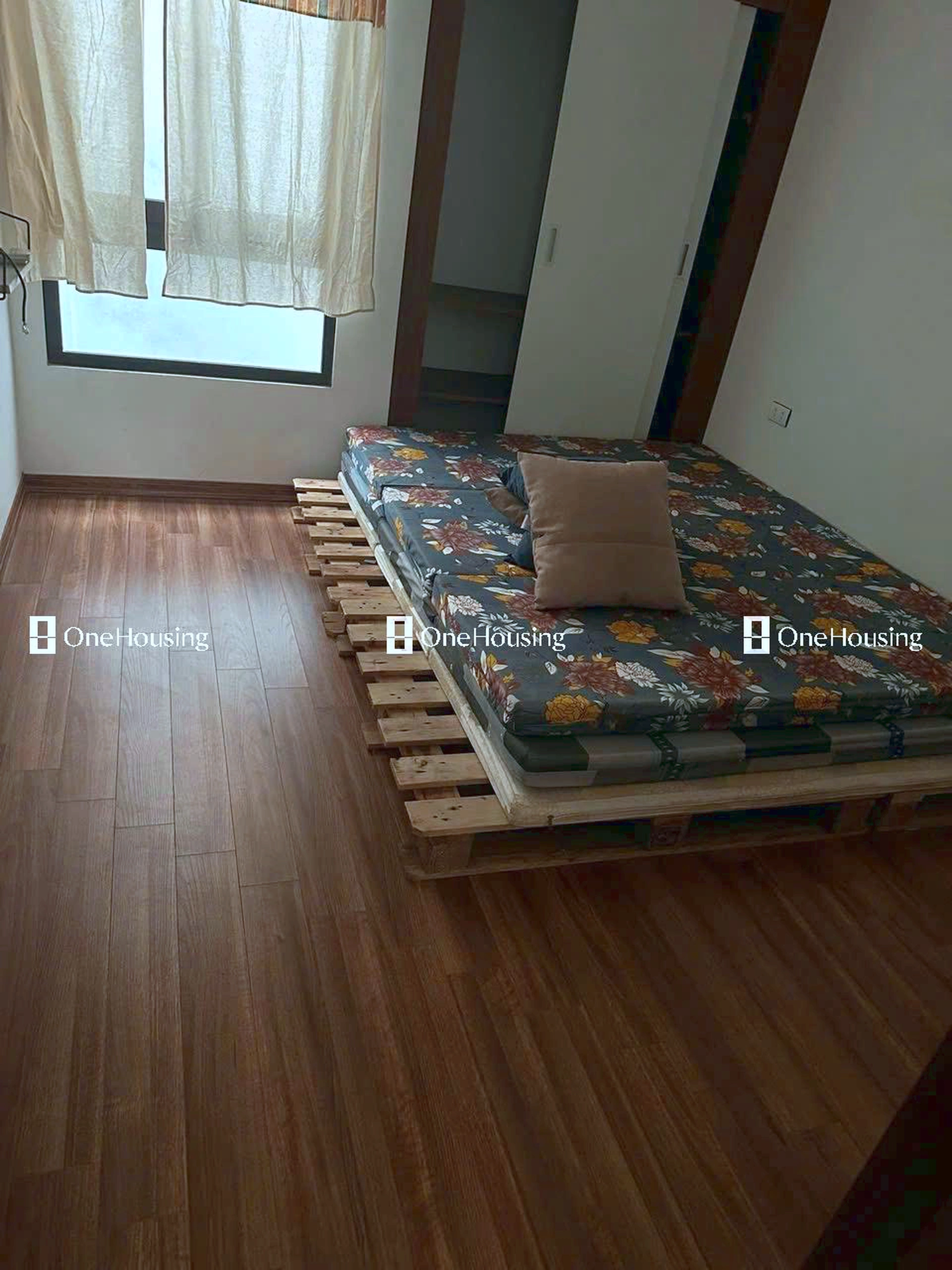 Nhà mặt ngõ cách Lạc Long Quân 80m, P. Nghĩa Đô, Q. Cầu Giấy, TP. Hà Nội