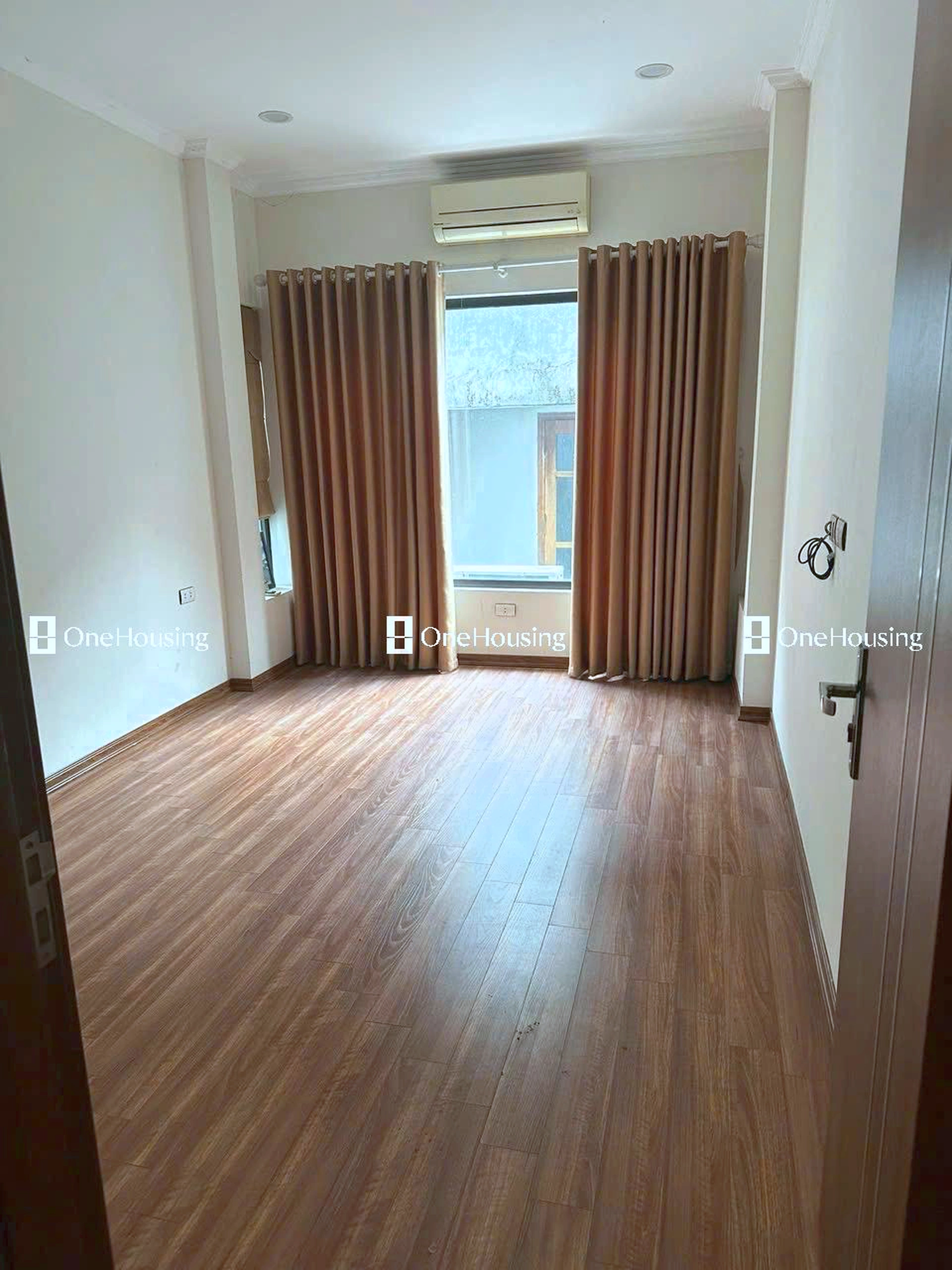 Nhà mặt ngõ cách Lạc Long Quân 80m, P. Nghĩa Đô, Q. Cầu Giấy, TP. Hà Nội