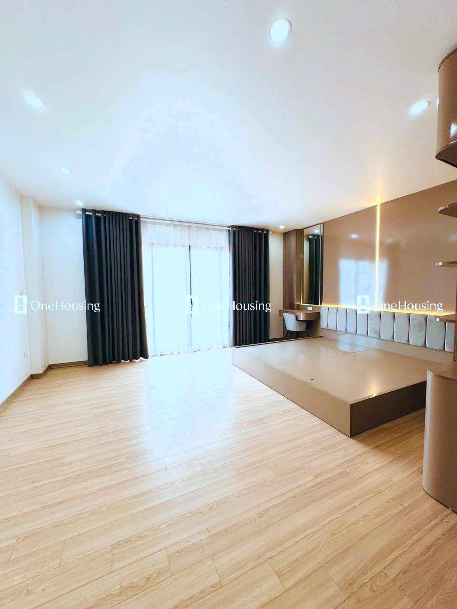 Nhà mặt ngõ cách Nguyễn Văn Linh 50m, P. Thạch Bàn, Q. Long Biên, TP. Hà Nội