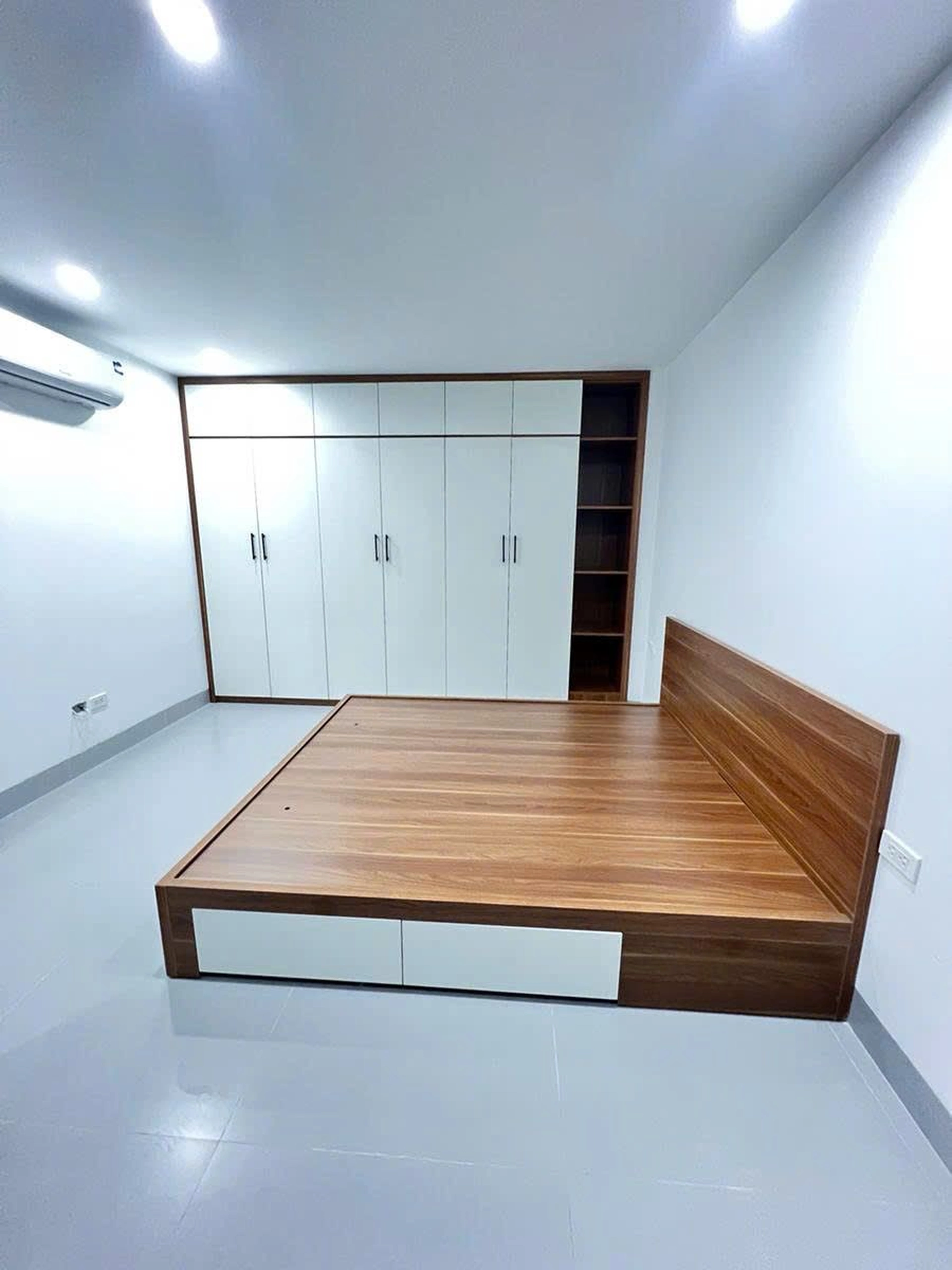 Nhà mặt ngõ cách Bắc Linh Đàm 15m, P. Định Công, Q. Hoàng Mai, TP. Hà Nội