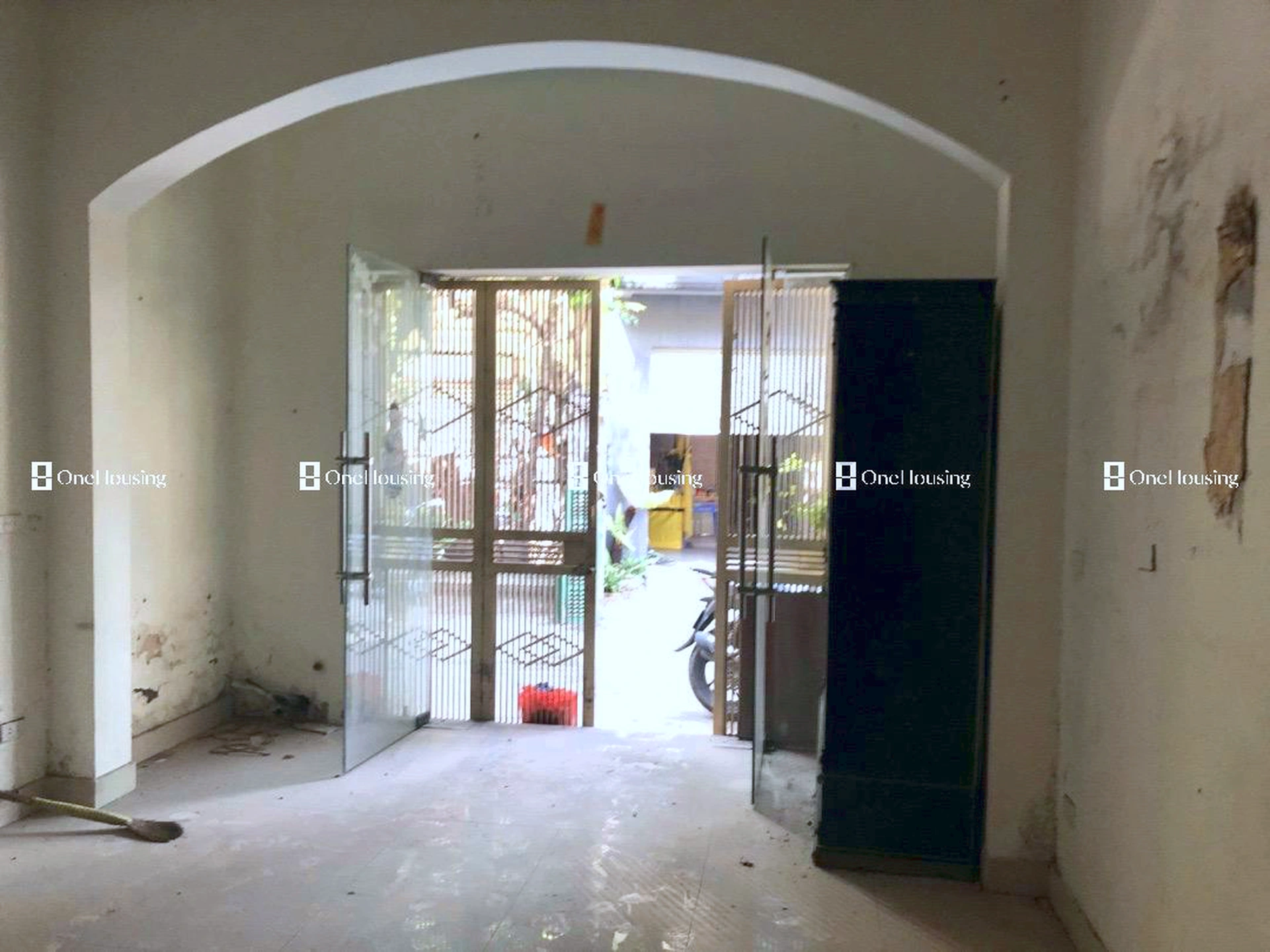 Nhà mặt ngõ cách Nguyễn Văn Cừ 30m, P. Ngọc Lâm, Q. Long Biên, TP. Hà Nội