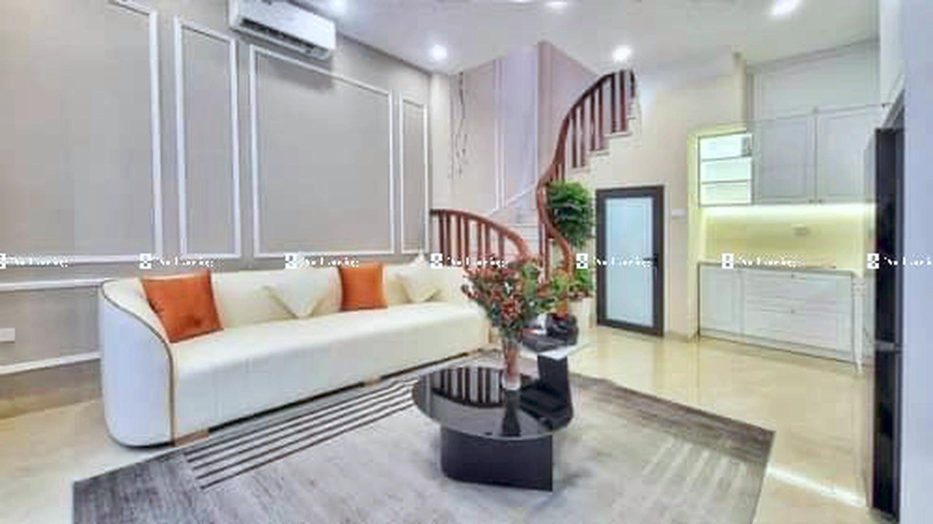 Nhà mặt ngõ cách Nguyễn Văn Cừ 30m, P. Bồ Đề, Q. Long Biên, TP. Hà Nội