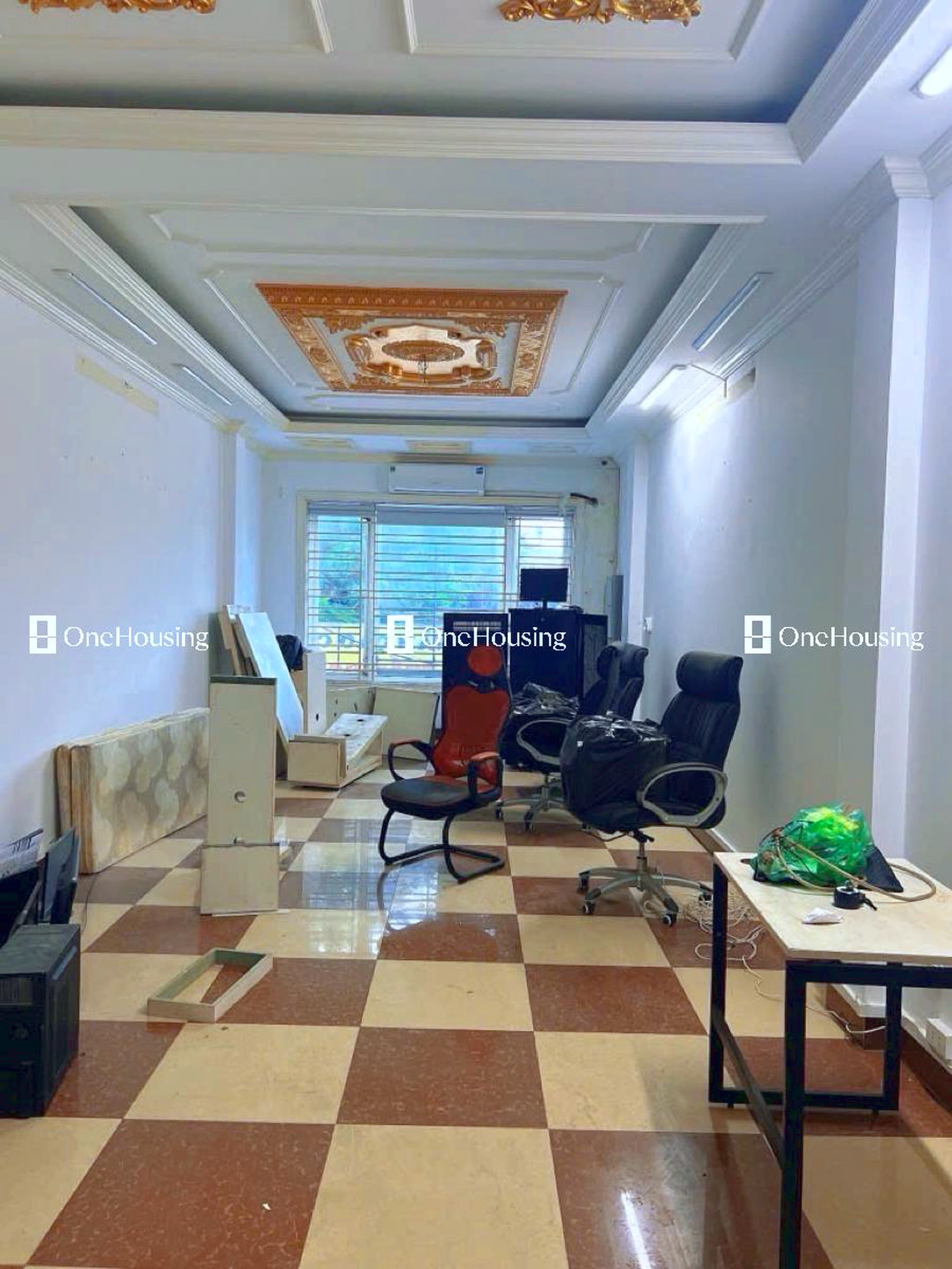 Nhà mặt phố Trần Quốc Hoàn, P. Dịch Vọng Hậu, Q. Cầu Giấy, TP. Hà Nội