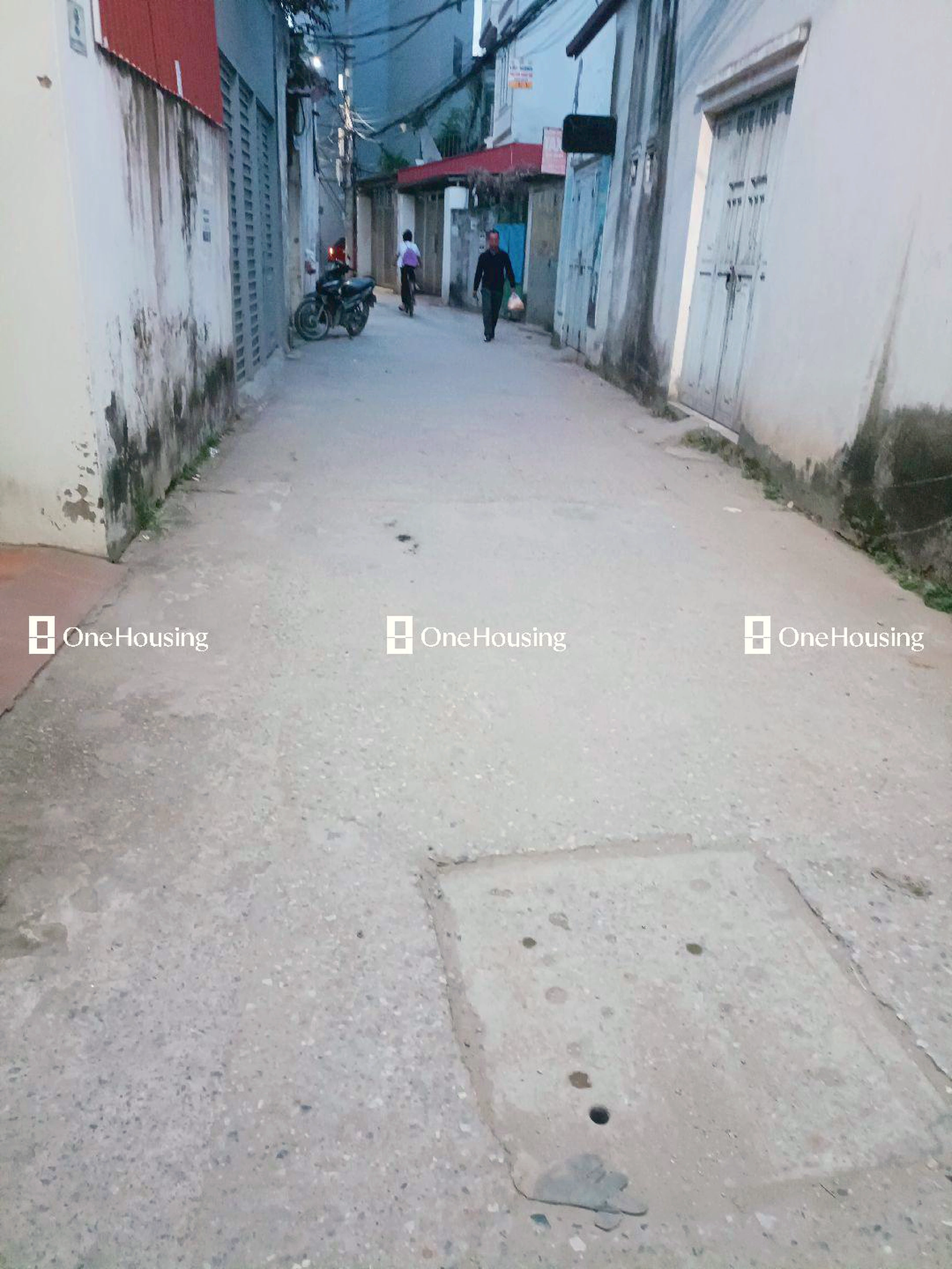 Nhà mặt ngõ cách Nguyễn Văn Linh 20m, P. Thạch Bàn, Q. Long Biên, TP. Hà Nội