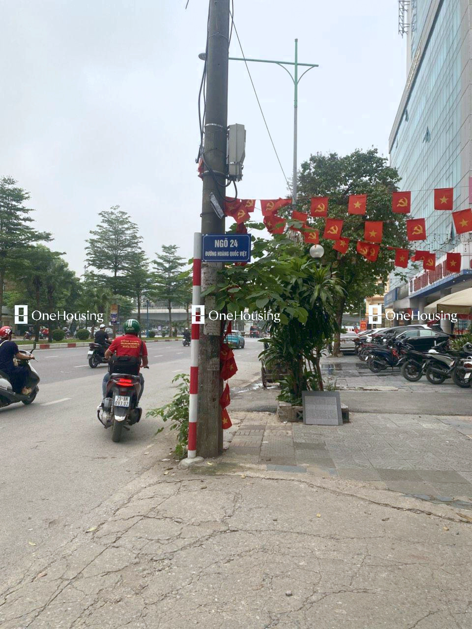 Đất nền cách Hoàng Quốc Việt 30m, P. Nghĩa Đô, Q. Cầu Giấy, TP. Hà Nội