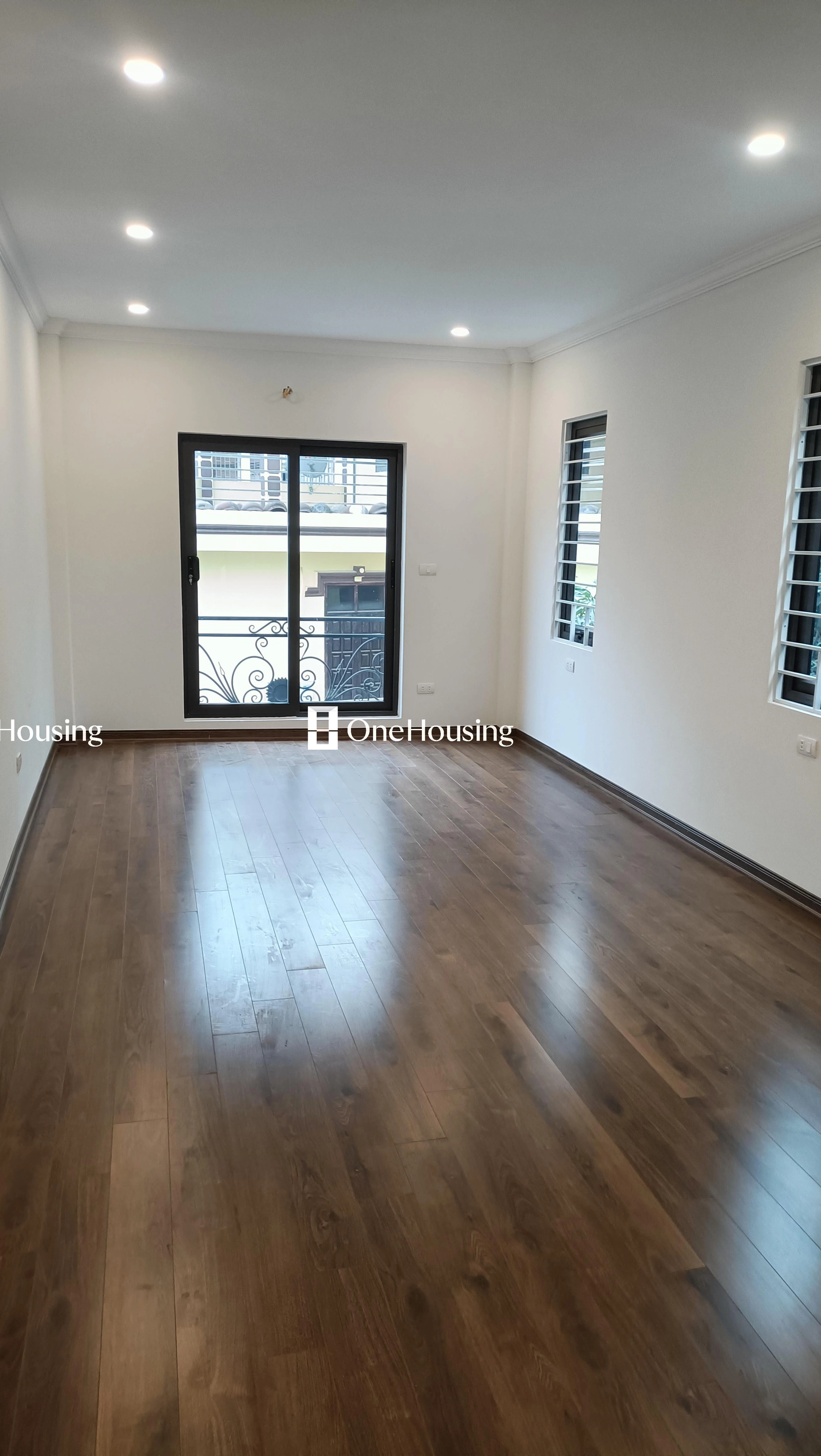 Nhà mặt ngõ cách Nguyễn Văn Linh 50m, P. Thạch Bàn, Q. Long Biên, TP. Hà Nội