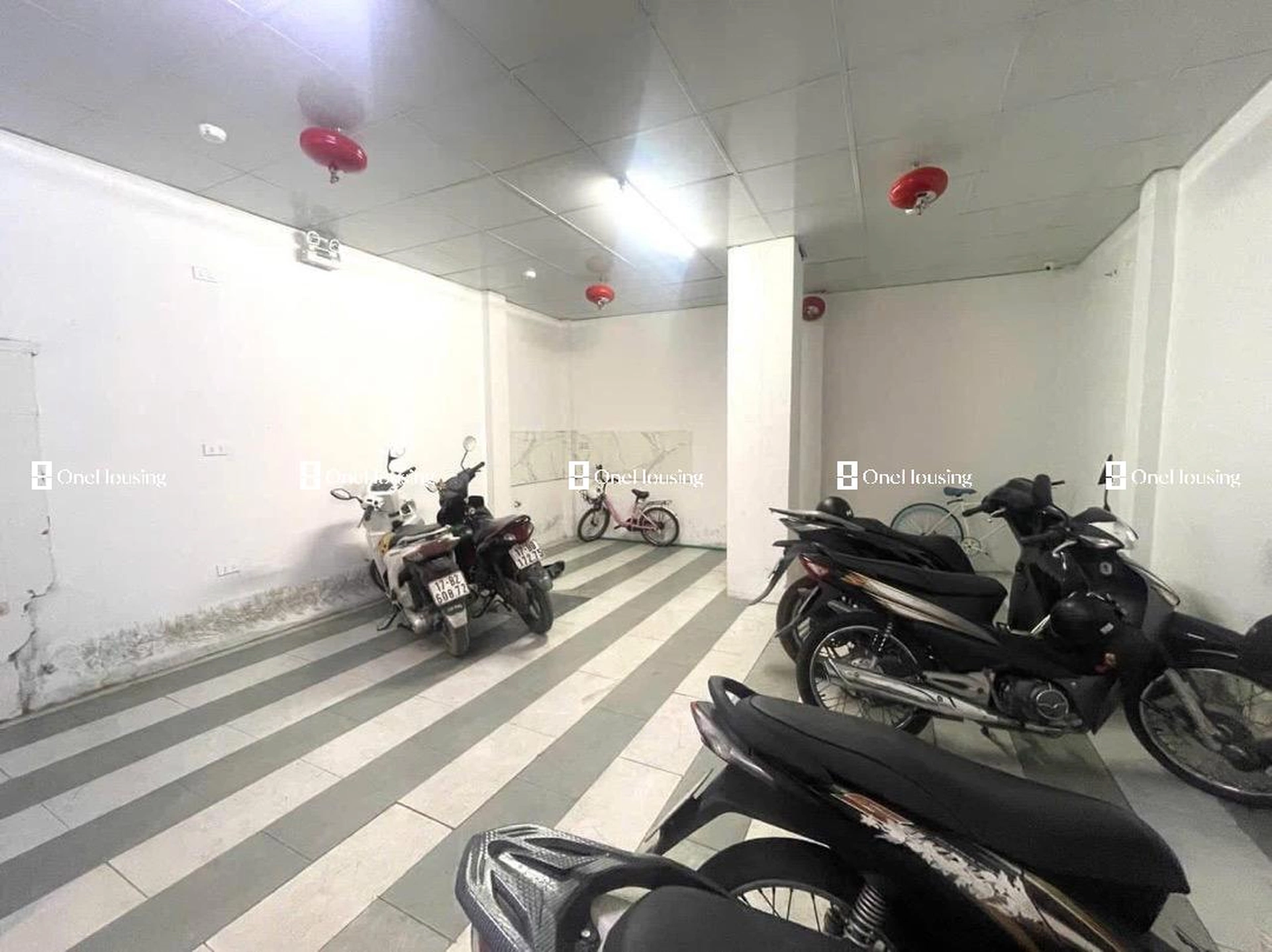 Nhà mặt ngõ cách Nguyễn Đình Hoàn 50m, P. Nghĩa Đô, Q. Cầu Giấy, TP. Hà Nội