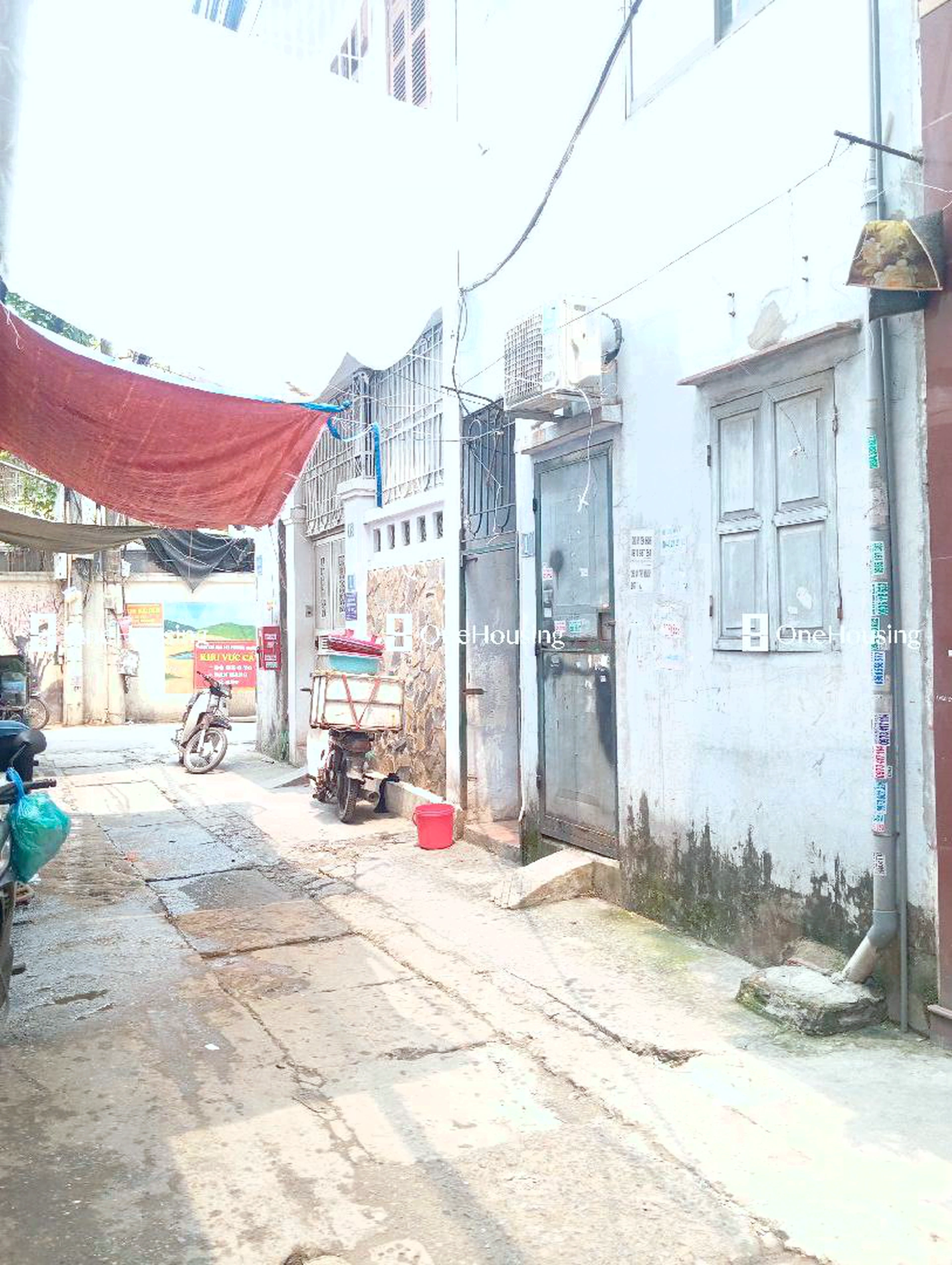 Nhà mặt ngõ cách Dương Quảng Hàm 30m, P. Nghĩa Đô, Q. Cầu Giấy, TP. Hà Nội