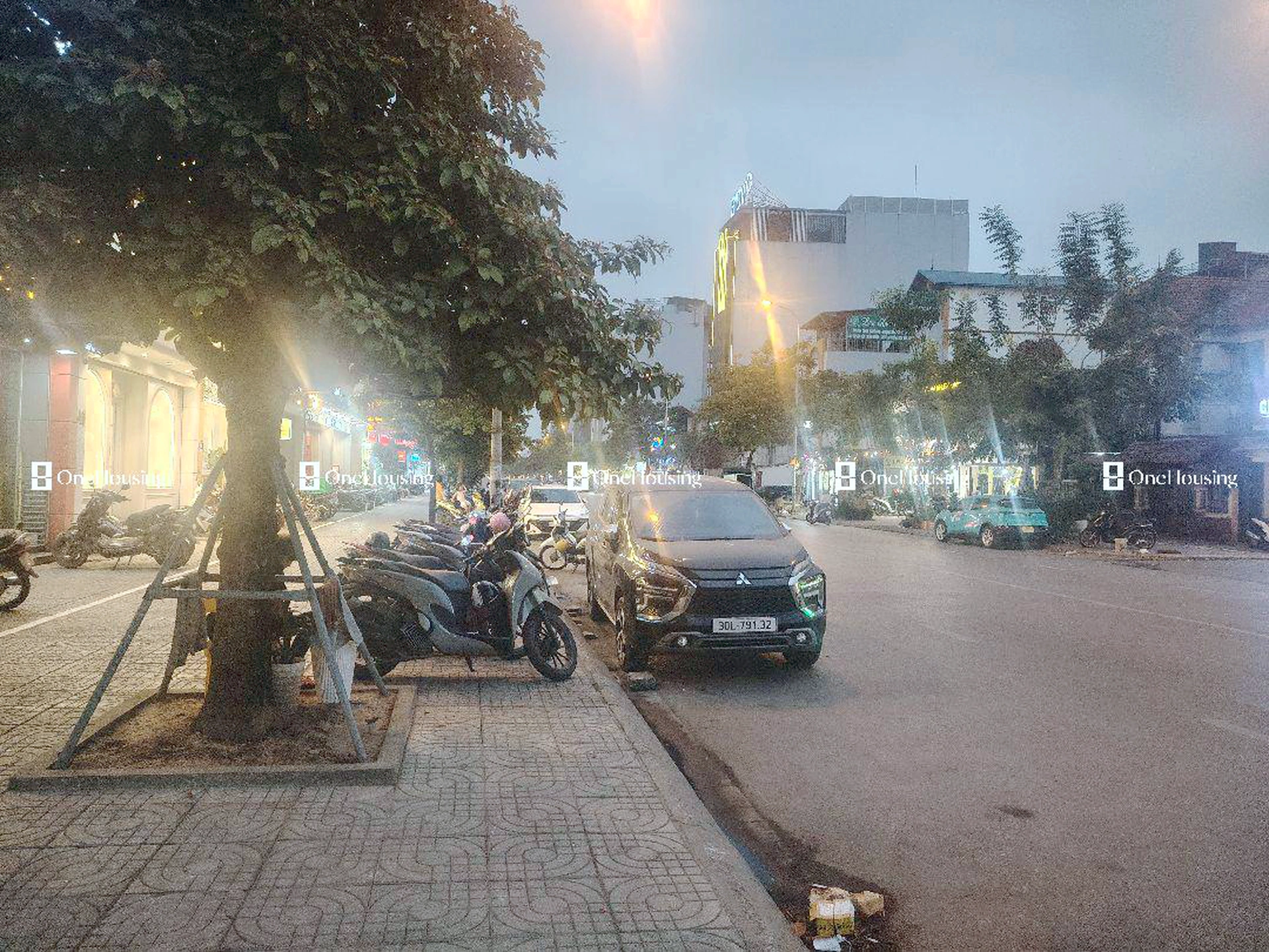 Nhà mặt phố Thành Trung, TT. Trâu Quỳ, H. Gia Lâm, TP. Hà Nội