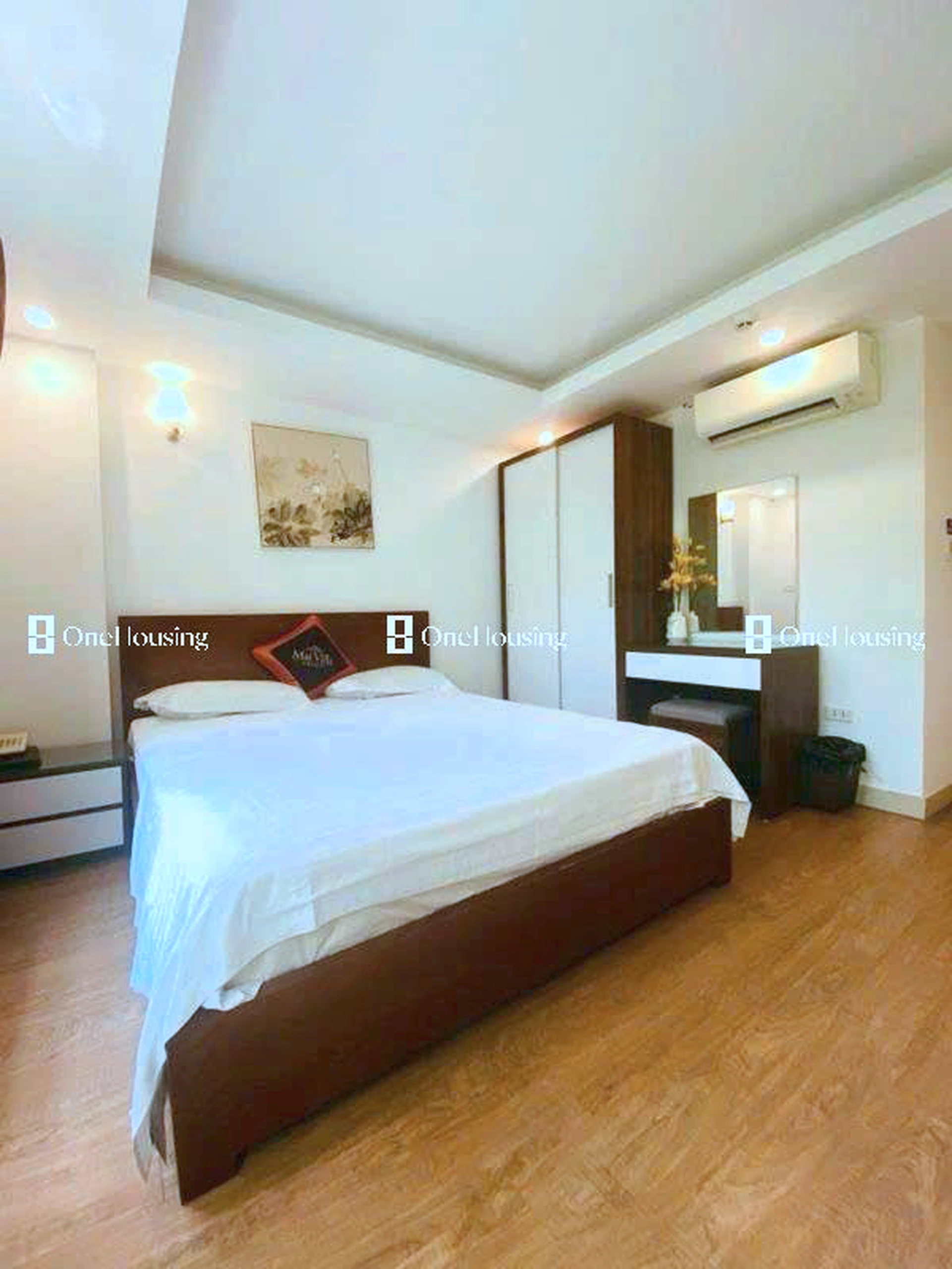 Nhà mặt phố Nguyễn Hoàng Tôn, P. Phú Thượng, Q. Tây Hồ, TP. Hà Nội