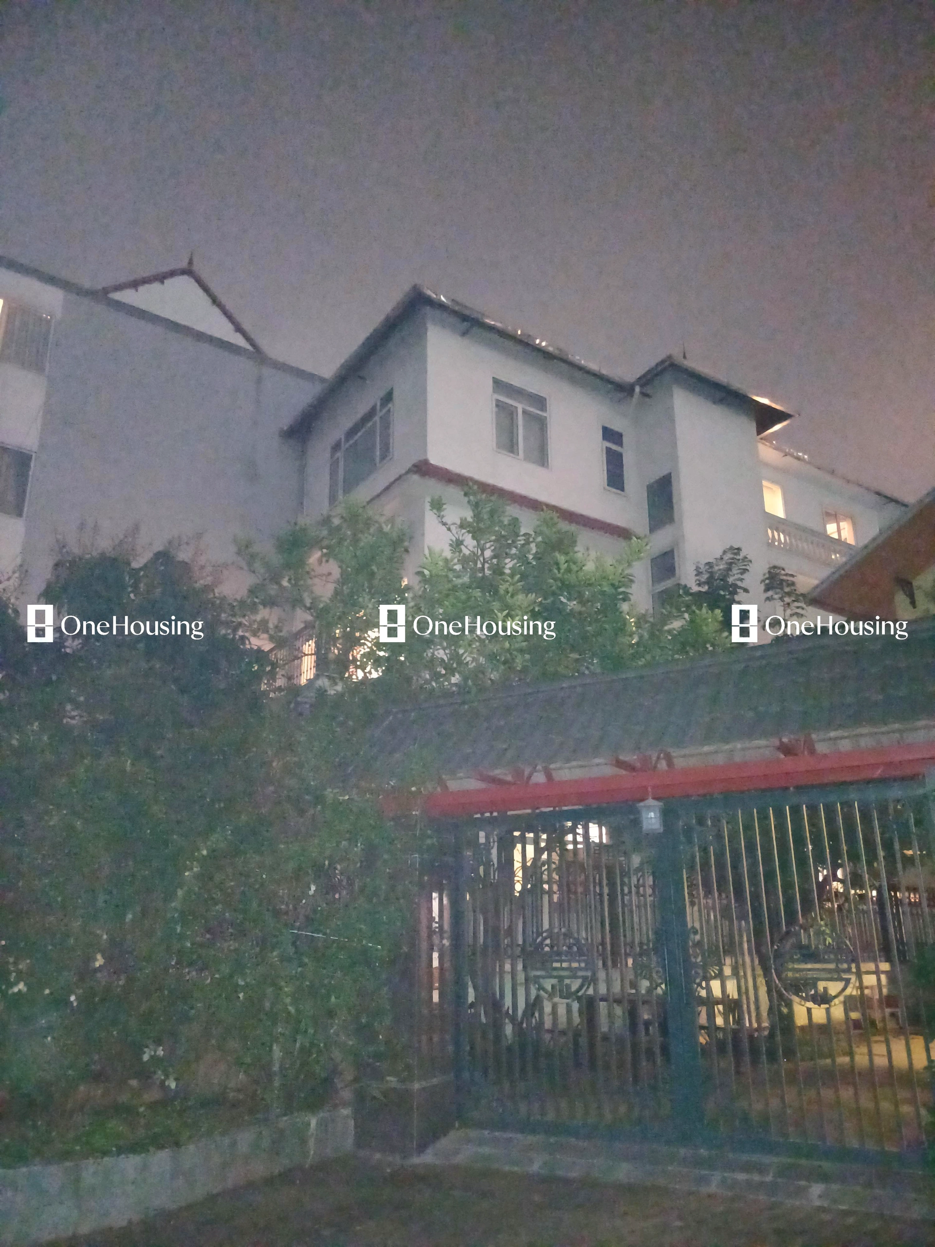 Nhà mặt ngõ cách Âu Cơ 100m, P. Nhật Tân, Q. Tây Hồ, TP. Hà Nội