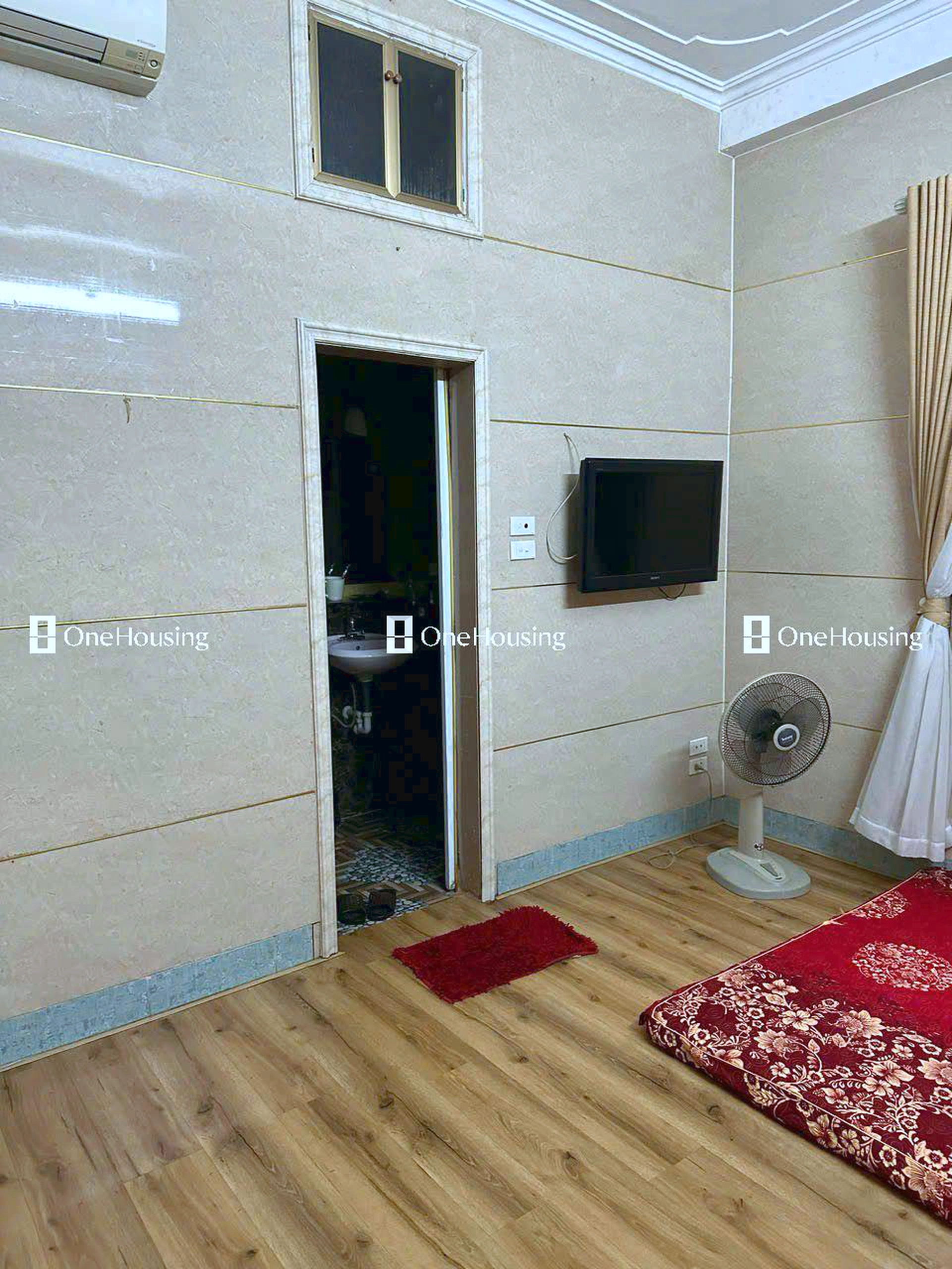 Nhà mặt ngõ cách Âu Cơ 5m, P. Nhật Tân, Q. Tây Hồ, TP. Hà Nội