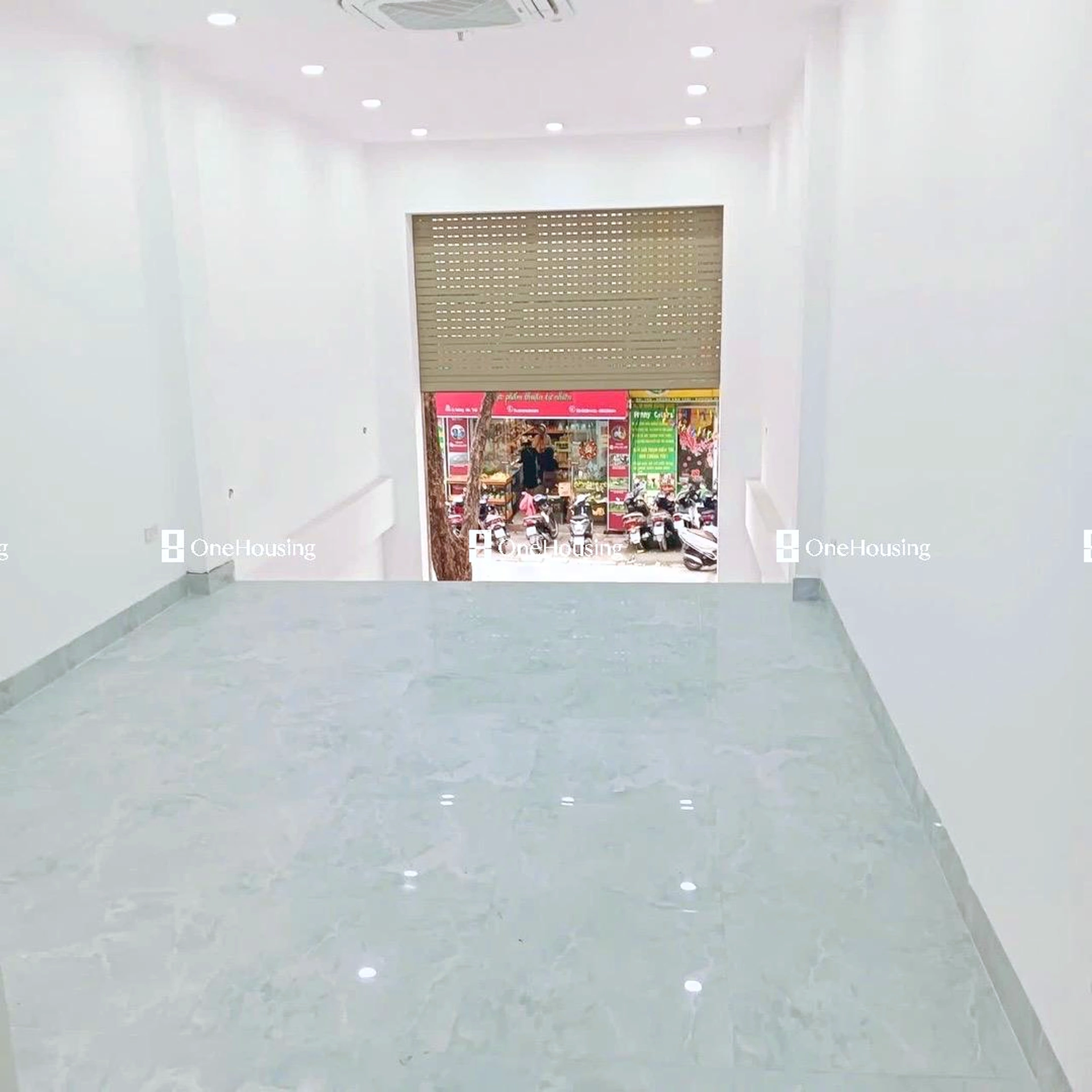 Nhà mặt phố Hoàng Văn Thái, P. Khương Mai, Q. Thanh Xuân, TP. Hà Nội