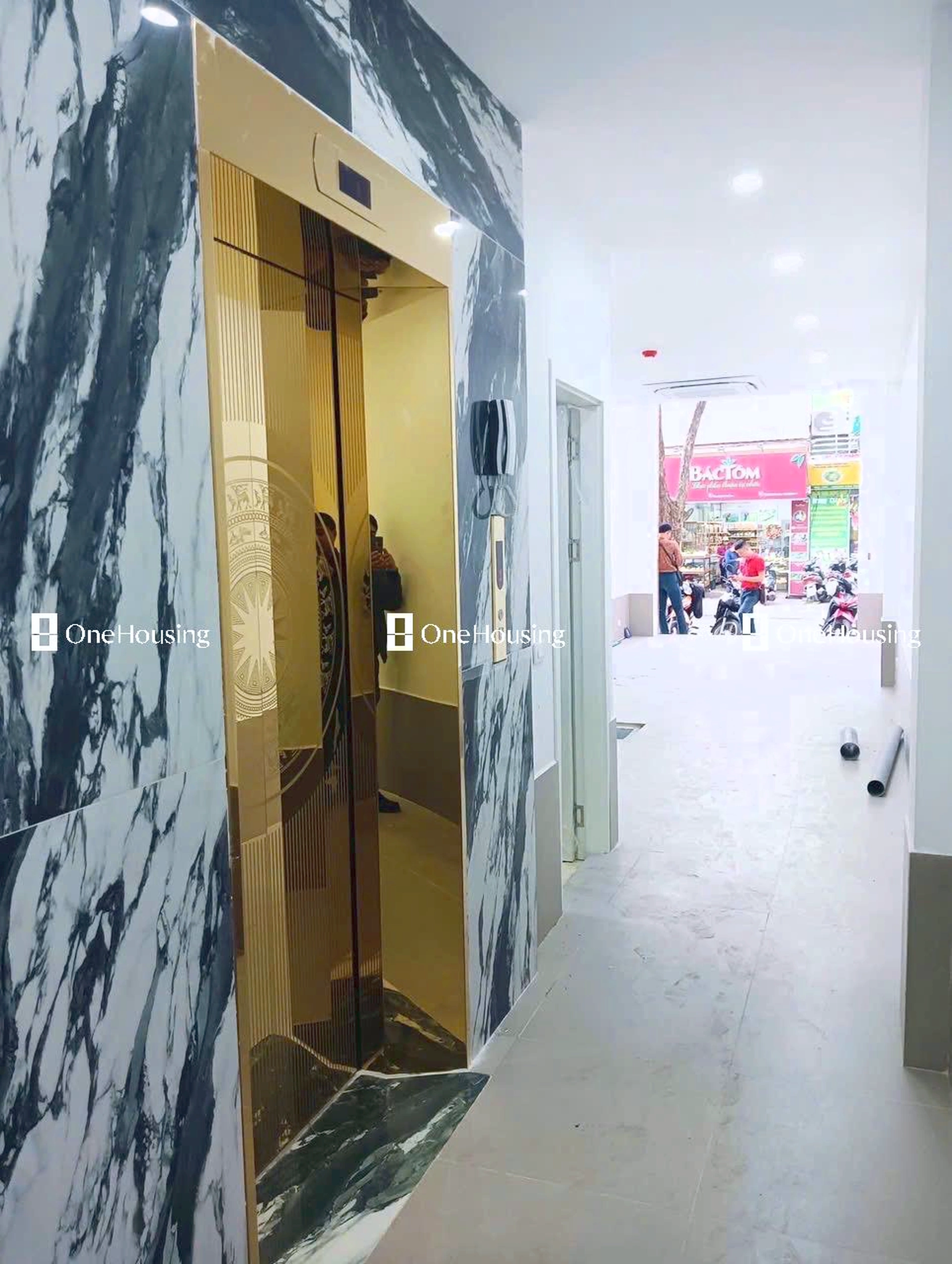 Nhà mặt phố Hoàng Văn Thái, P. Khương Mai, Q. Thanh Xuân, TP. Hà Nội