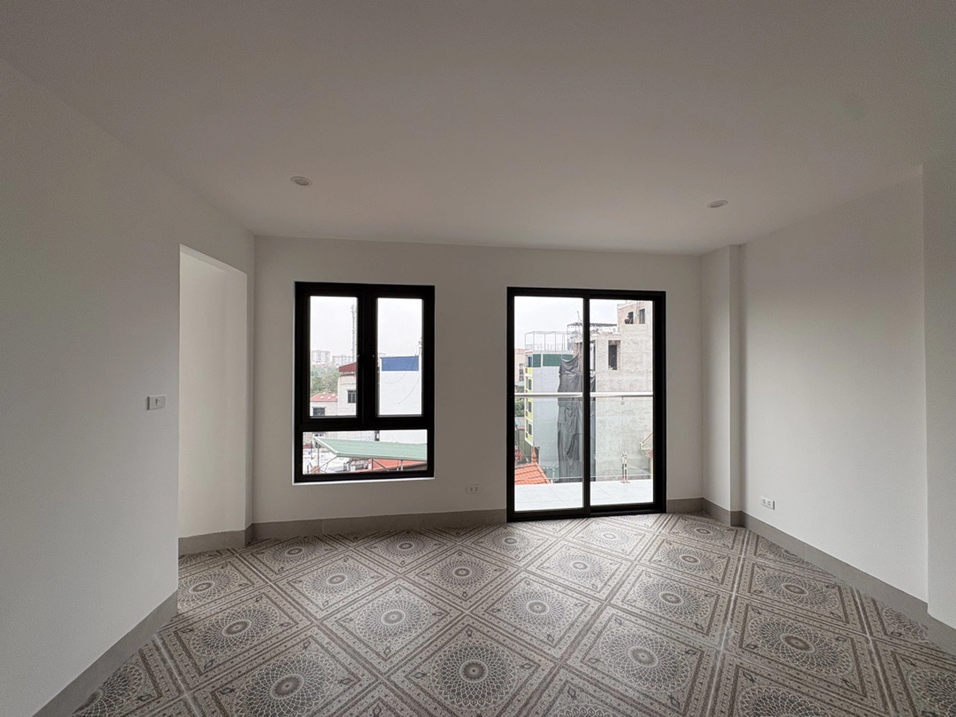 Nhà mặt ngõ cách Trường Lâm 70m, P. Đức Giang, Q. Long Biên, TP. Hà Nội