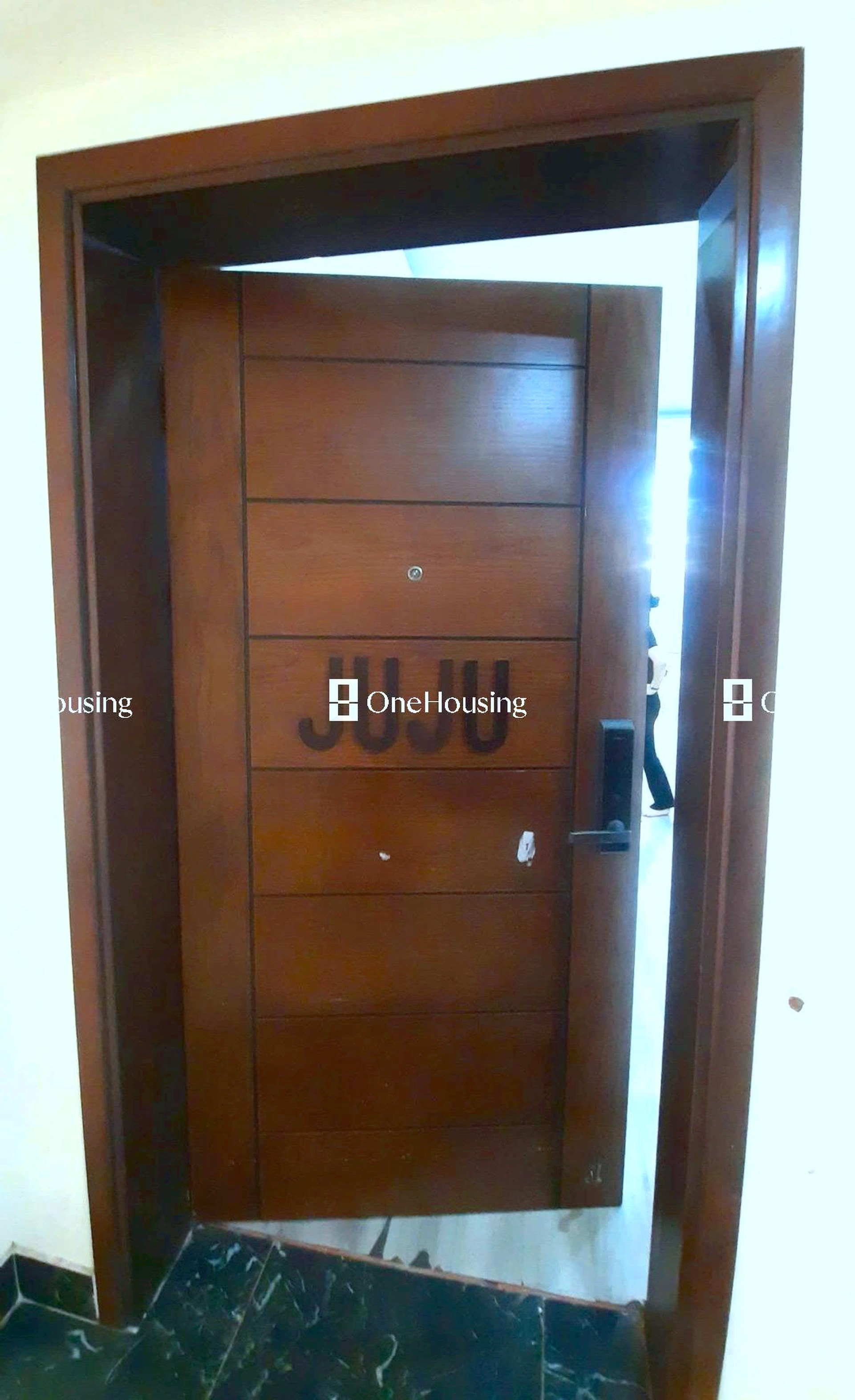 Nhà mặt phố Phạm Văn Đồng, P. Cổ Nhuế 1, Q. Bắc Từ Liêm, TP. Hà Nội