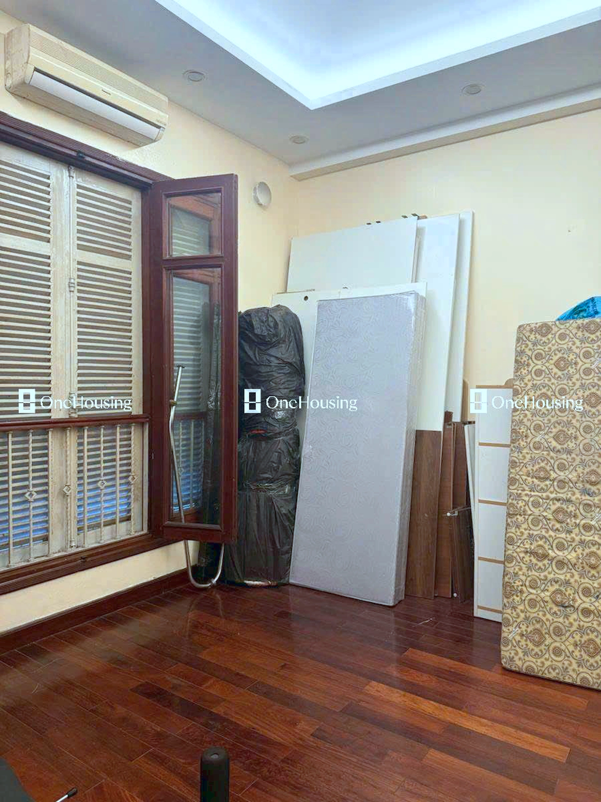 Nhà mặt ngõ cách Lạc Long Quân 100m, P. Nghĩa Đô, Q. Cầu Giấy, TP. Hà Nội