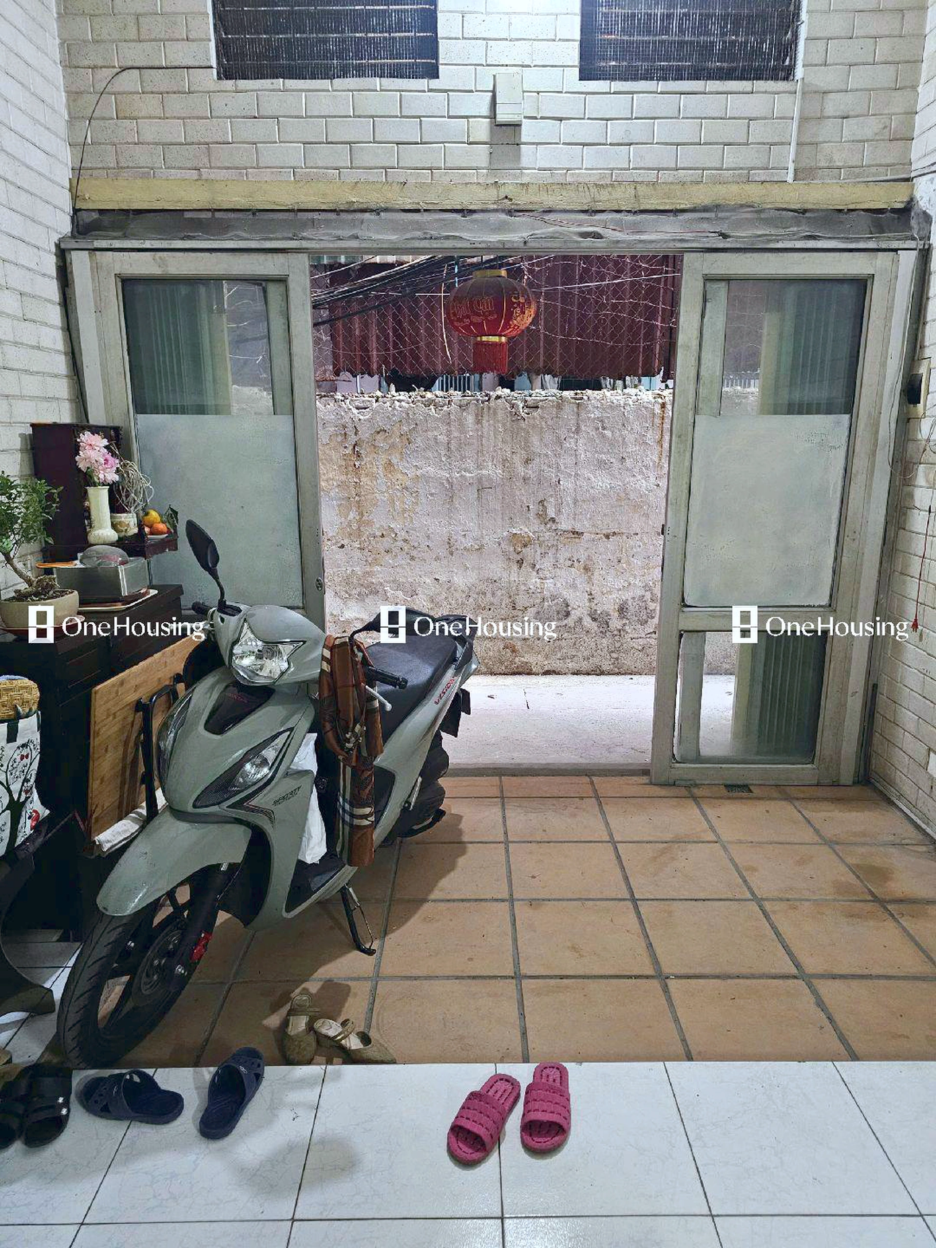 Nhà mặt ngõ cách Bạch Mai 100m, P. Thanh Nhàn, Q. Hai Bà Trưng, TP. Hà Nội