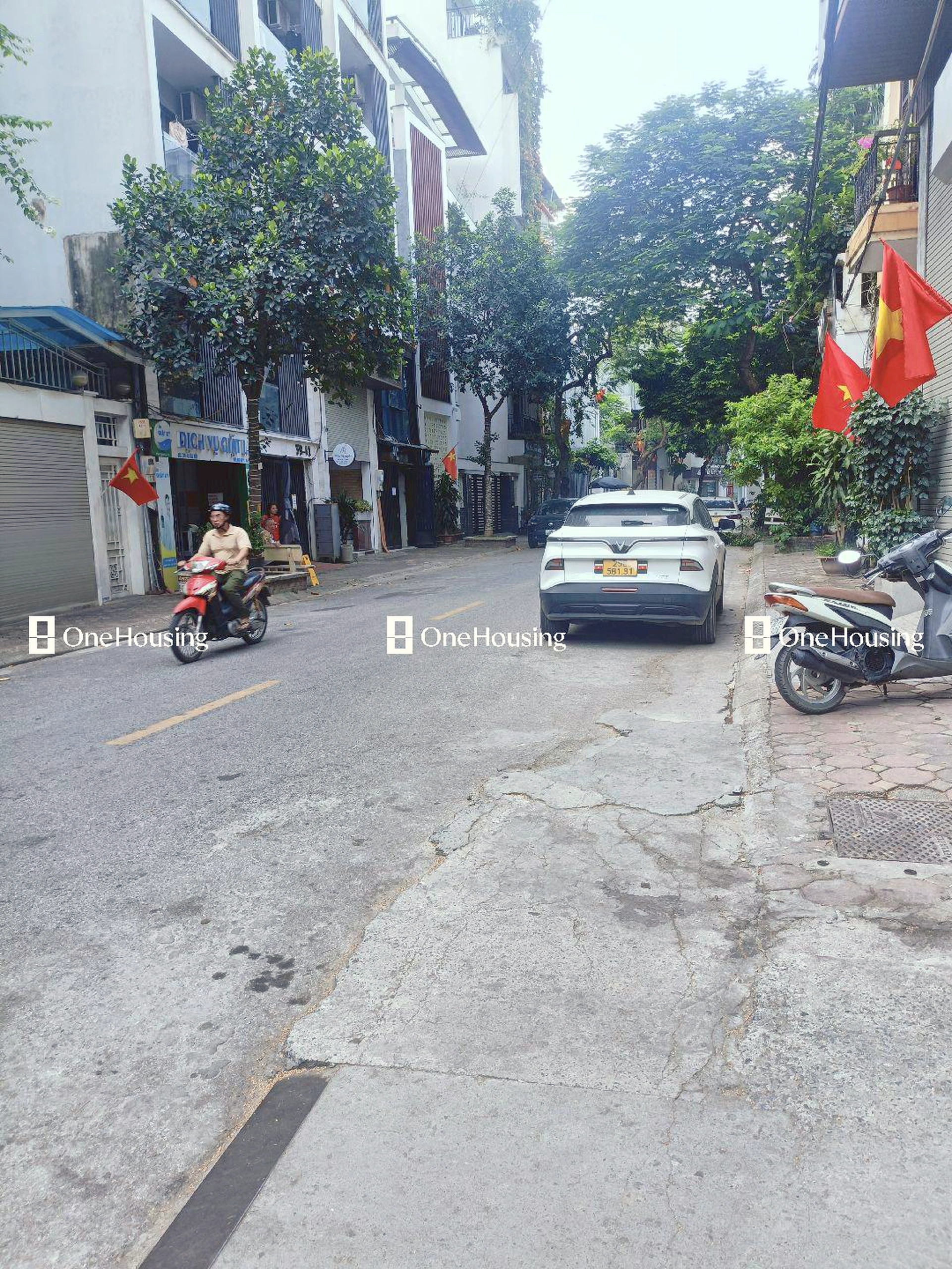 Nhà mặt phố Ái Mộ, P. Bồ Đề, Q. Long Biên, TP. Hà Nội