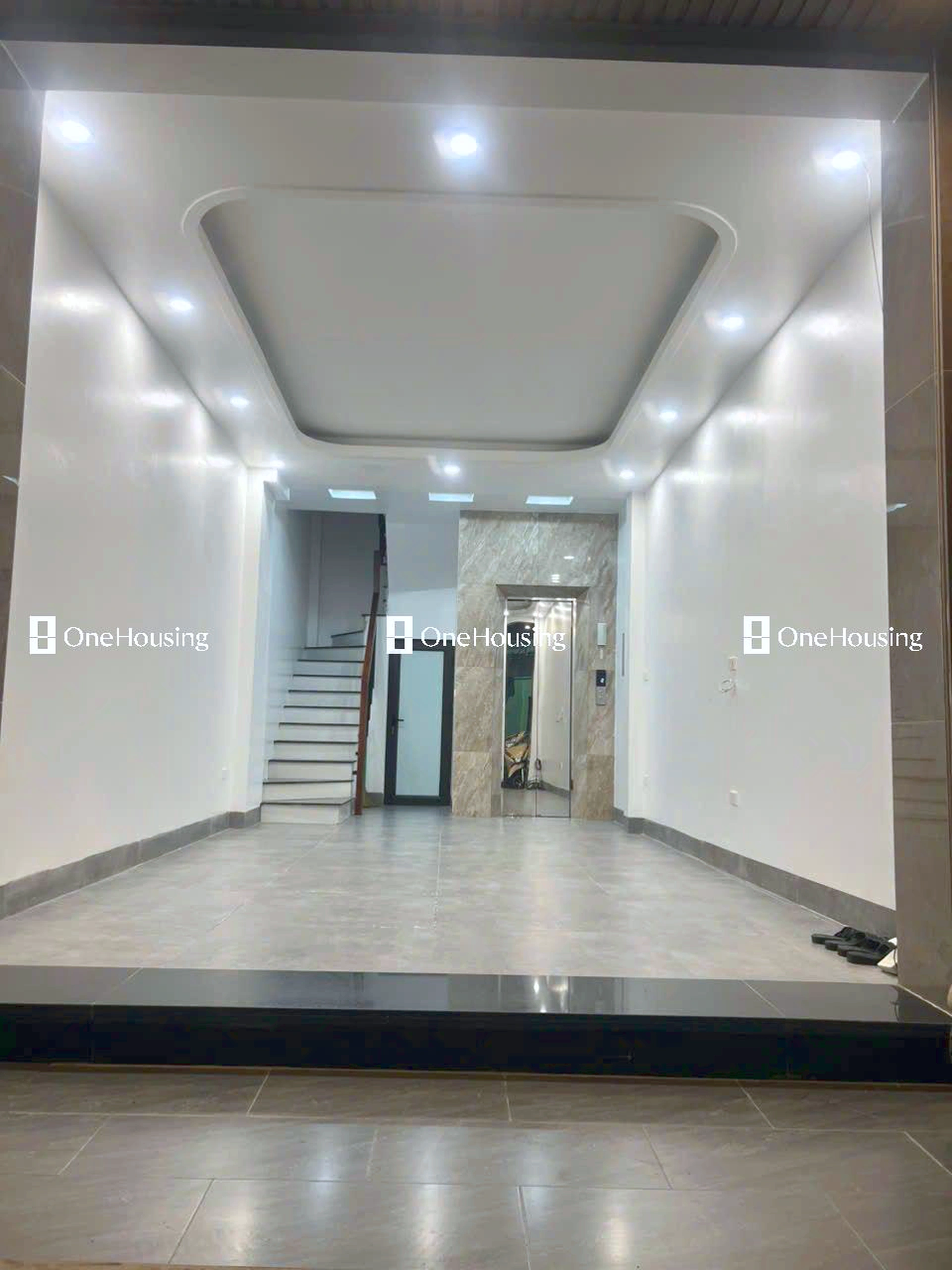 Nhà mặt ngõ cách Âu Cơ 50m, P. Nhật Tân, Q. Tây Hồ, TP. Hà Nội