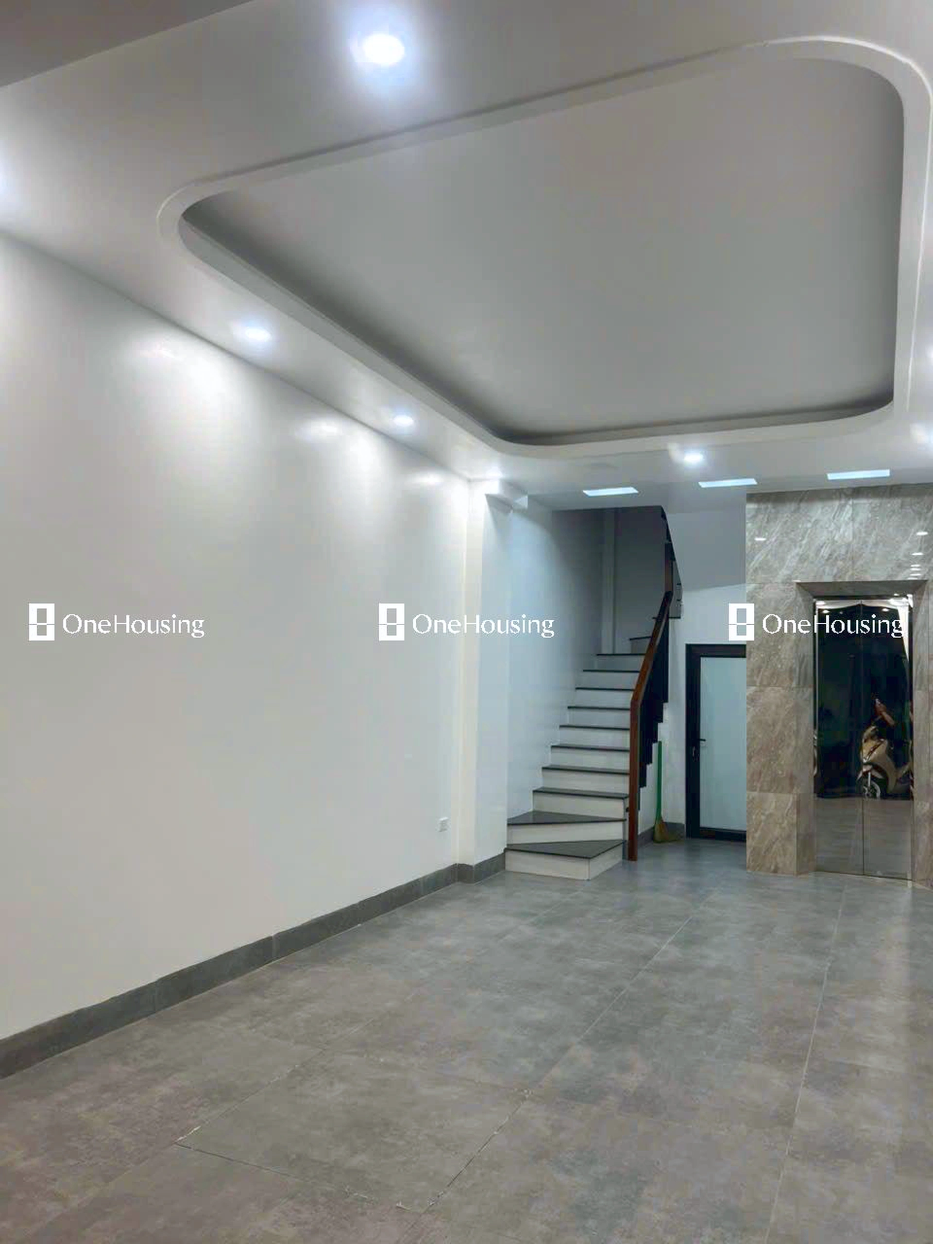 Nhà mặt ngõ cách Âu Cơ 50m, P. Nhật Tân, Q. Tây Hồ, TP. Hà Nội