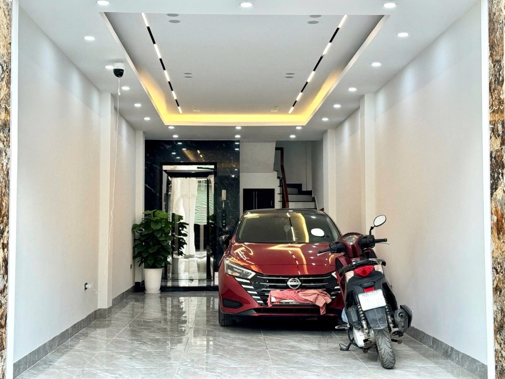 Nhà mặt ngõ cách Phố Trạm 50m, P. Long Biên, Q. Long Biên, TP. Hà Nội