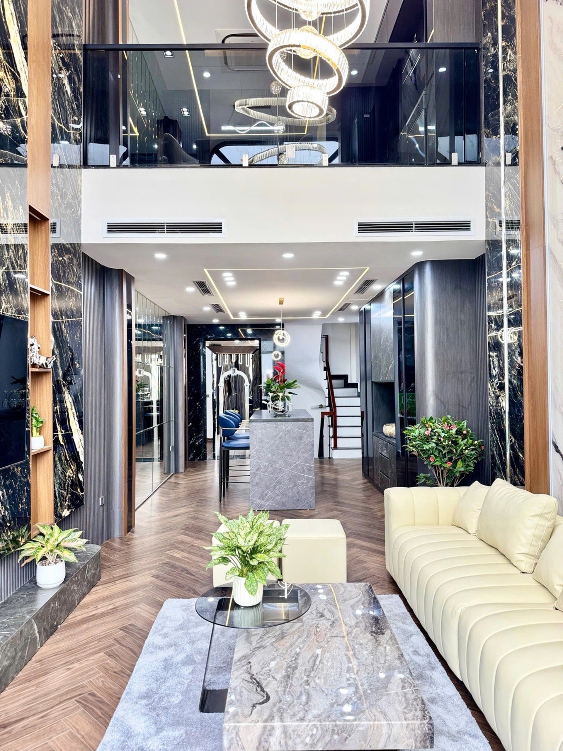 Nhà mặt ngõ cách Phố Trạm 50m, P. Long Biên, Q. Long Biên, TP. Hà Nội