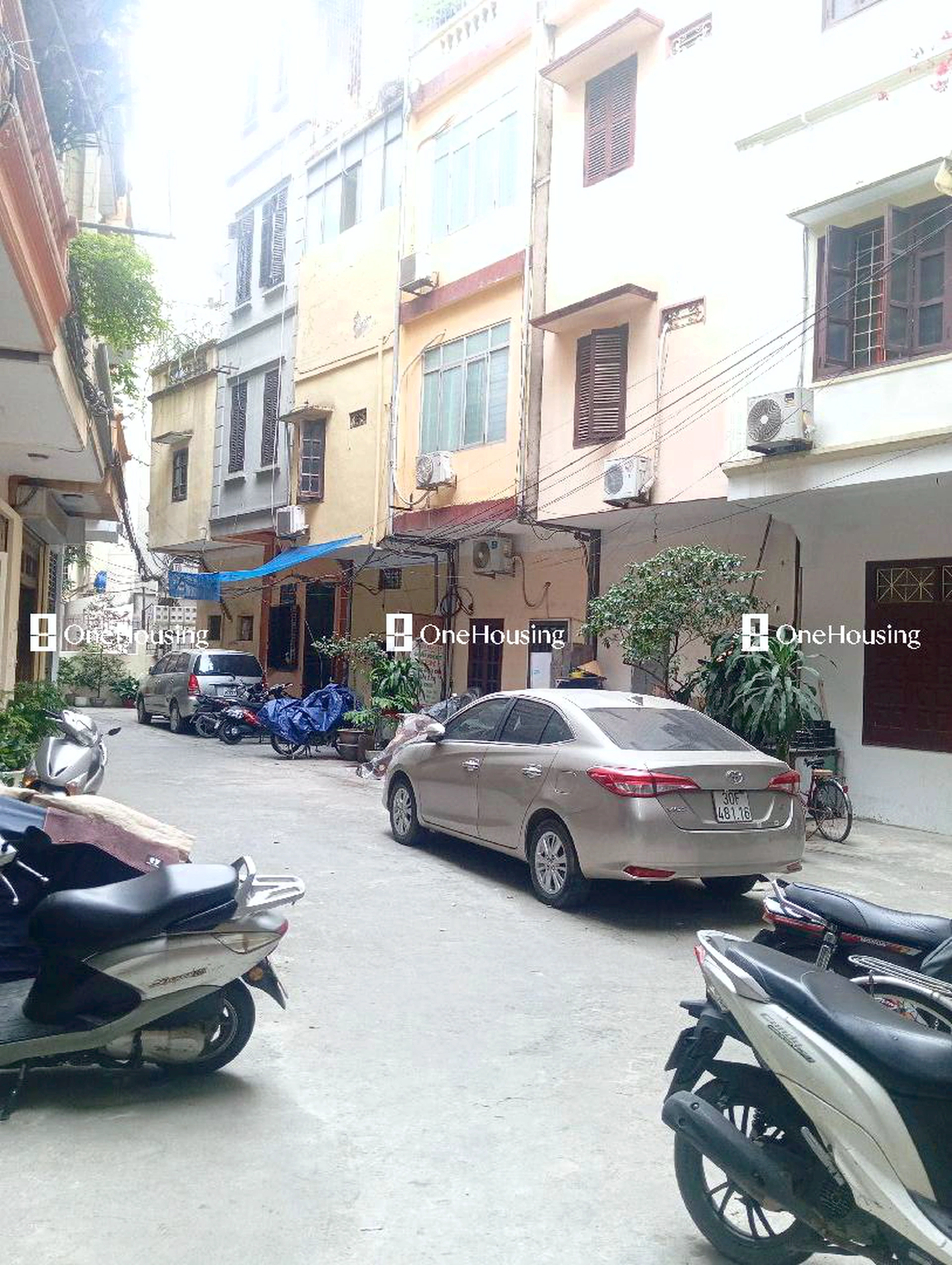 Nhà mặt ngõ cách Nguyễn Văn Huyên 30m, P. Dịch Vọng, Q. Cầu Giấy, TP. Hà Nội