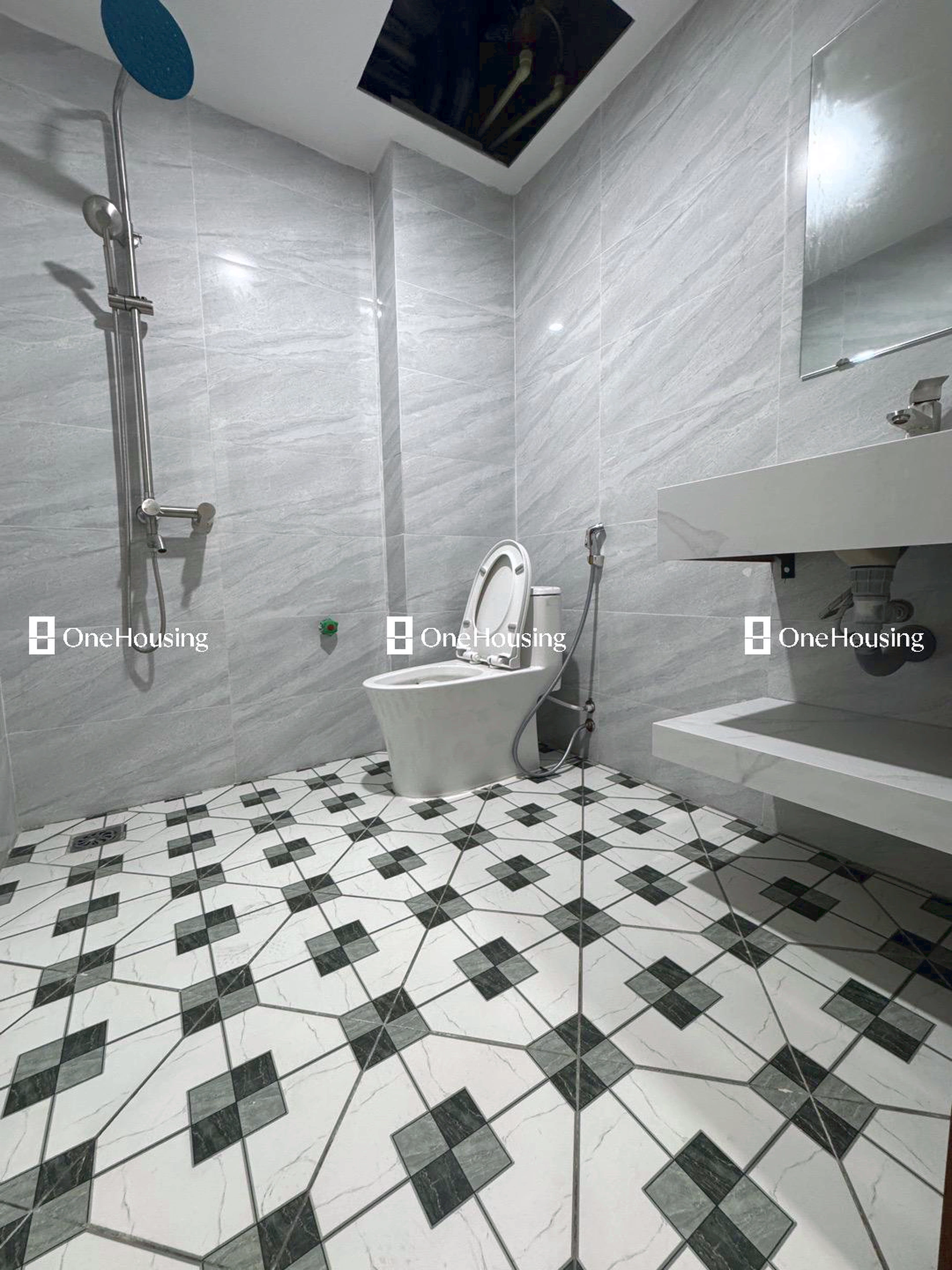 Nhà mặt ngõ cách Thạch Bàn 18m, P. Thạch Bàn, Q. Long Biên, TP. Hà Nội