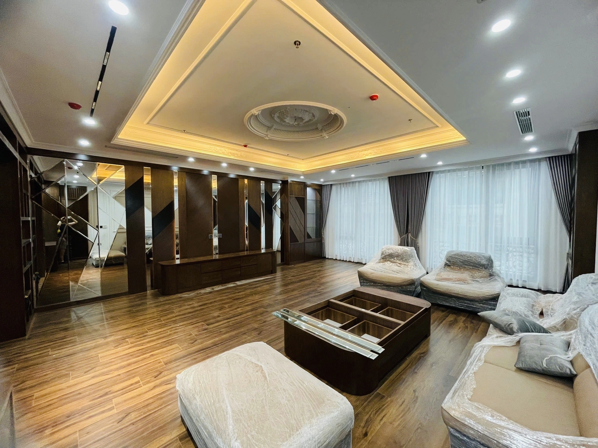 Nhà mặt ngõ cách Nguyễn Hoàng 20m, P. Mai Dịch, Q. Cầu Giấy, TP. Hà Nội