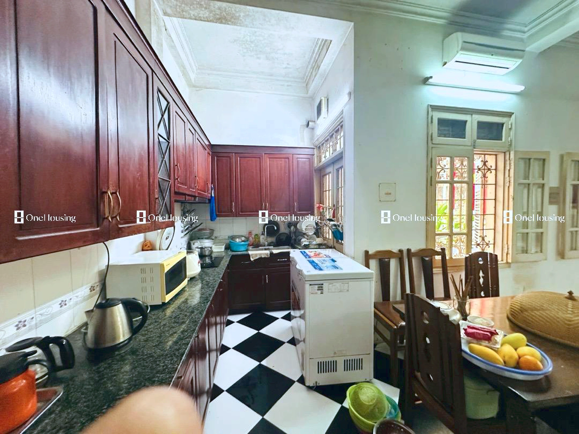 Nhà mặt ngõ cách Lý Nam Đế 15m, P. Hàng Mã, Q. Hoàn Kiếm, TP. Hà Nội