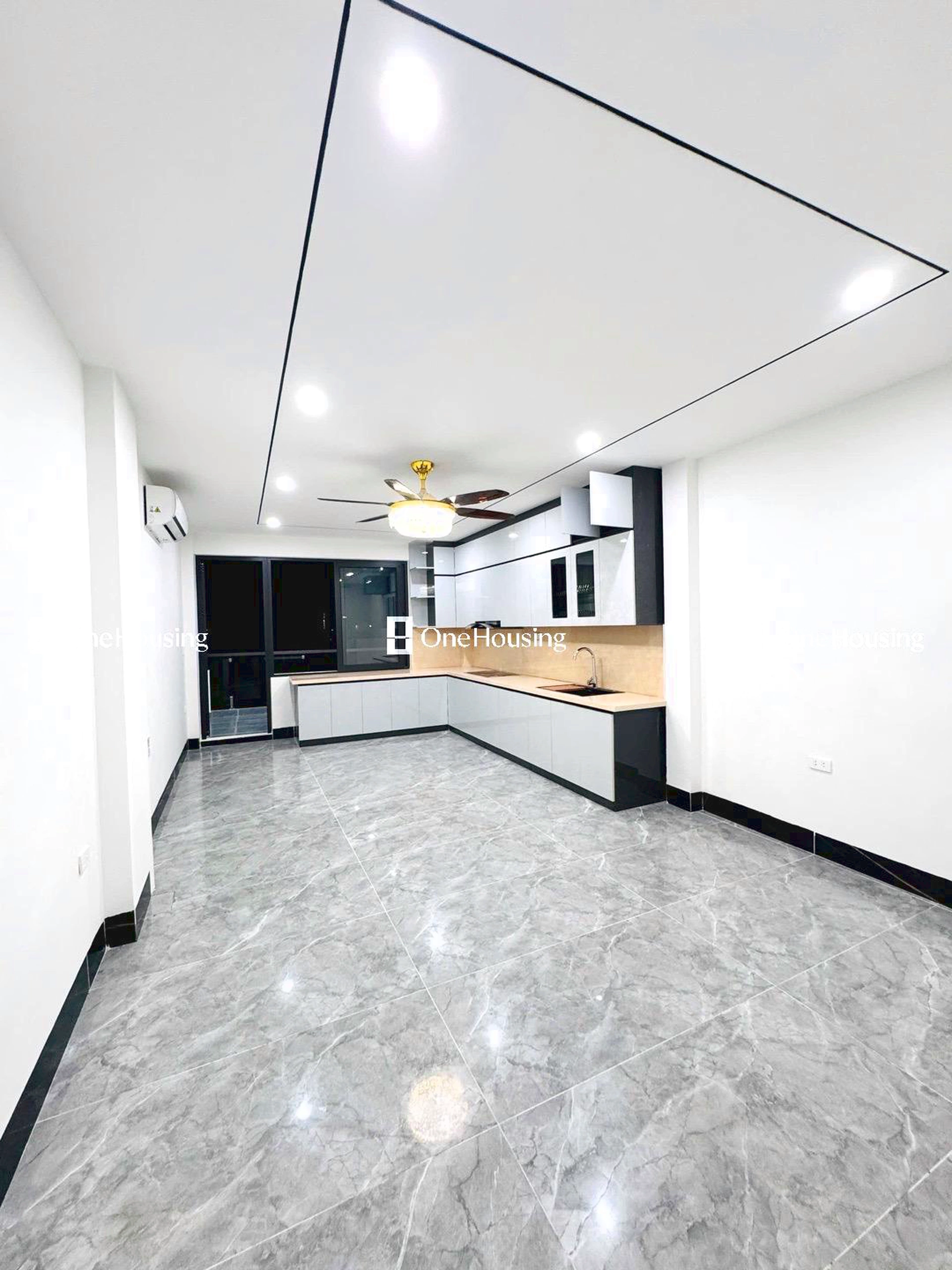 Nhà mặt ngõ cách Phố Trạm 50m, P. Long Biên, Q. Long Biên, TP. Hà Nội