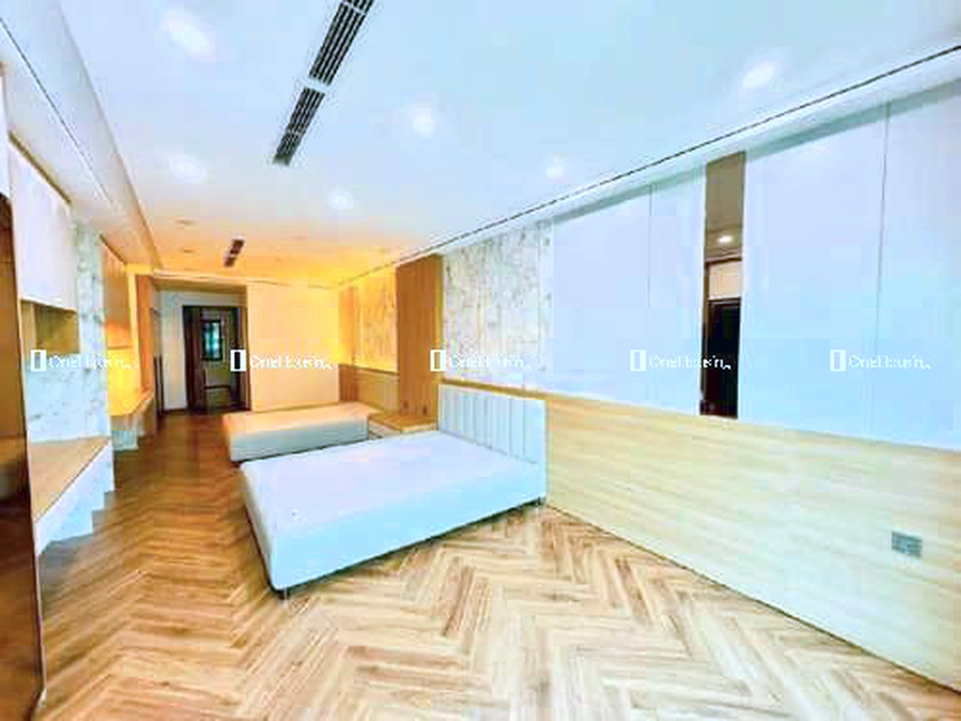 Nhà mặt phố Nguyễn Văn Cừ, P. Bồ Đề, Q. Long Biên, TP. Hà Nội