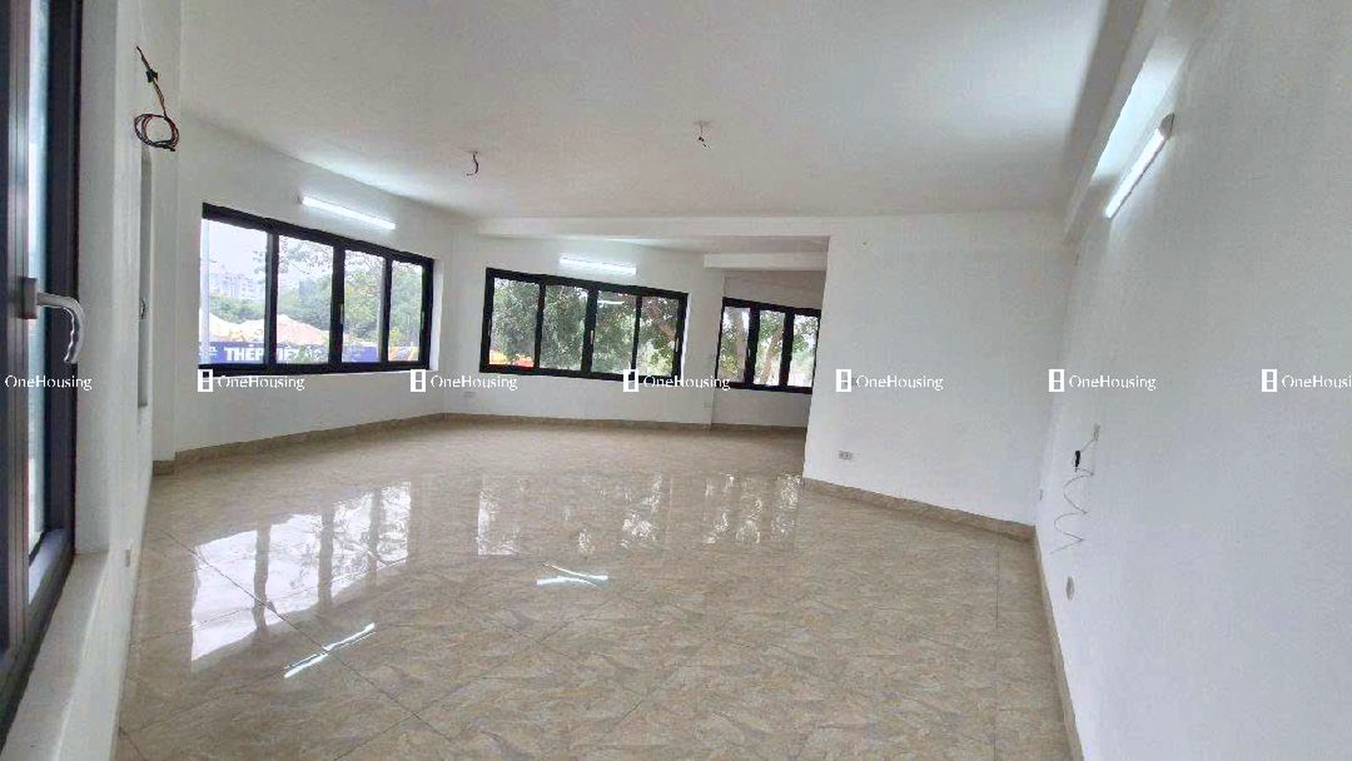 Nhà mặt phố Ngọc Thụy (mặt đê và đường gom chân đê), P. Ngọc Thụy, Q. Long Biên, TP. Hà Nội